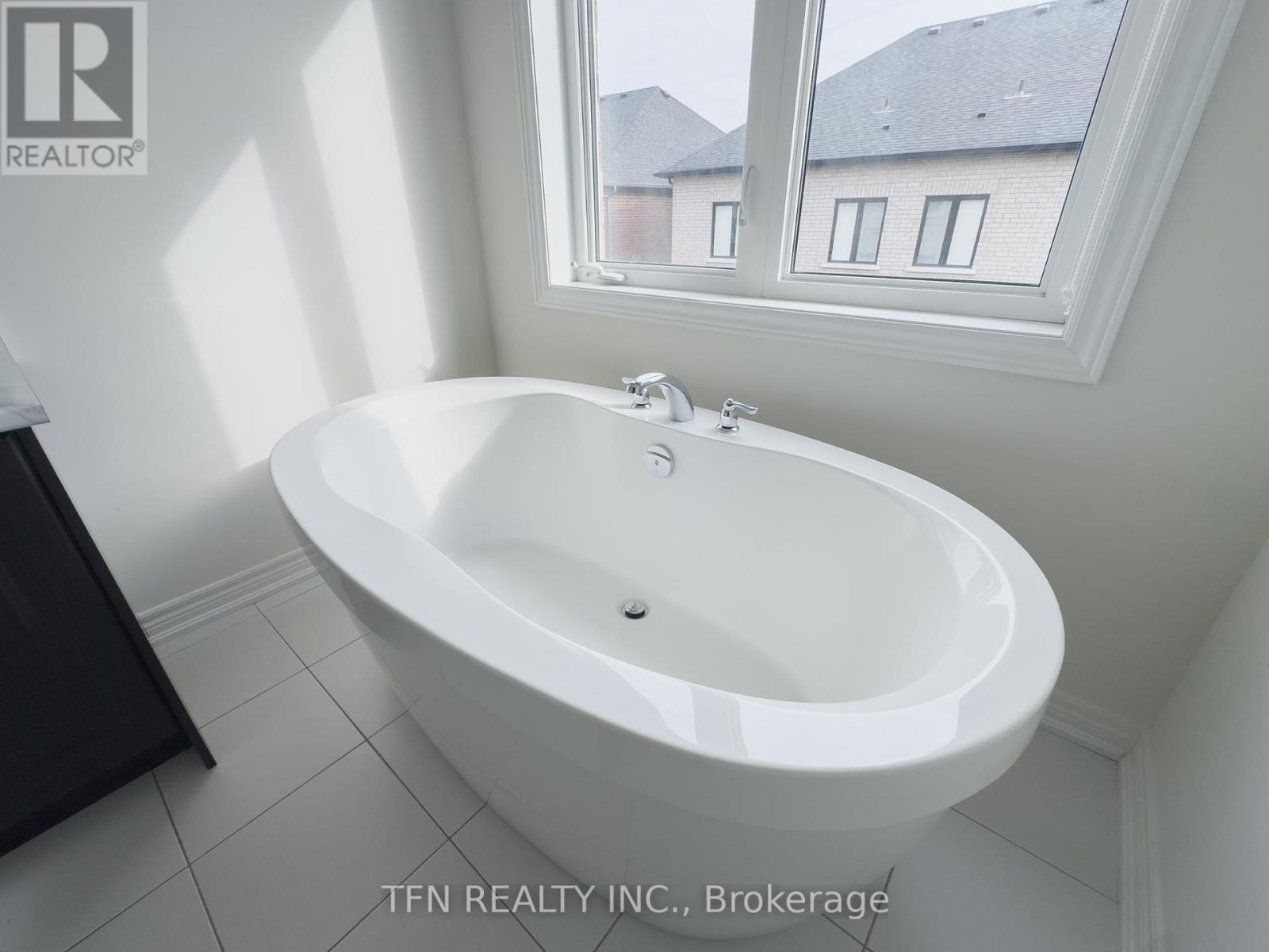 48 Boathouse Road N, Brampton, Ontario  L7A 5B7 - Photo 8 - W12762692