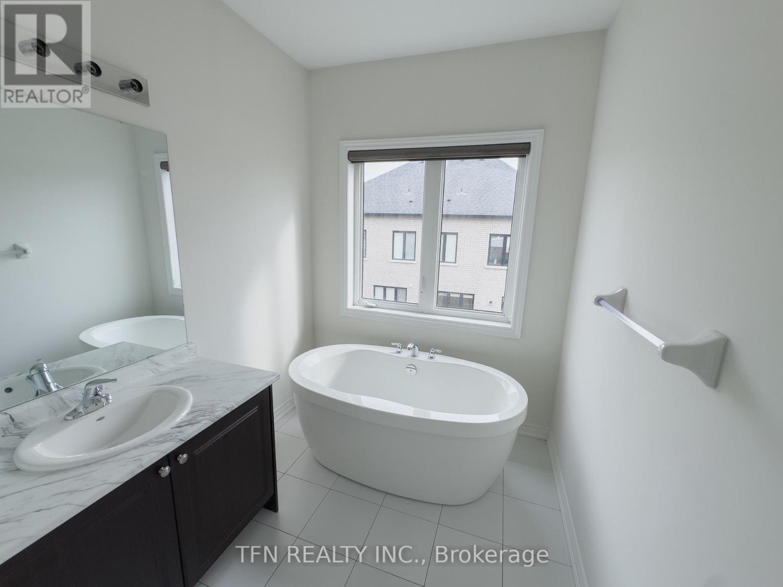 48 Boathouse Road N, Brampton, Ontario  L7A 5B7 - Photo 9 - W12762692