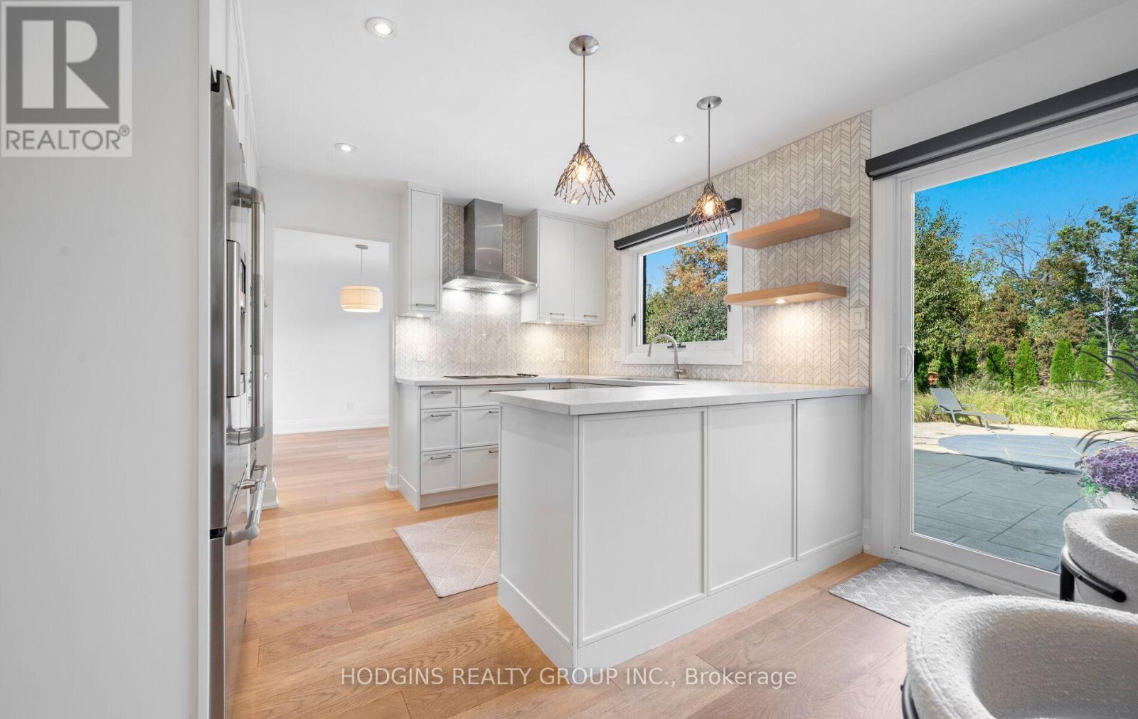 1726 Sherwood Forrest Circle, Mississauga, Ontario  L5K 2H6 - Photo 18 - W12762706