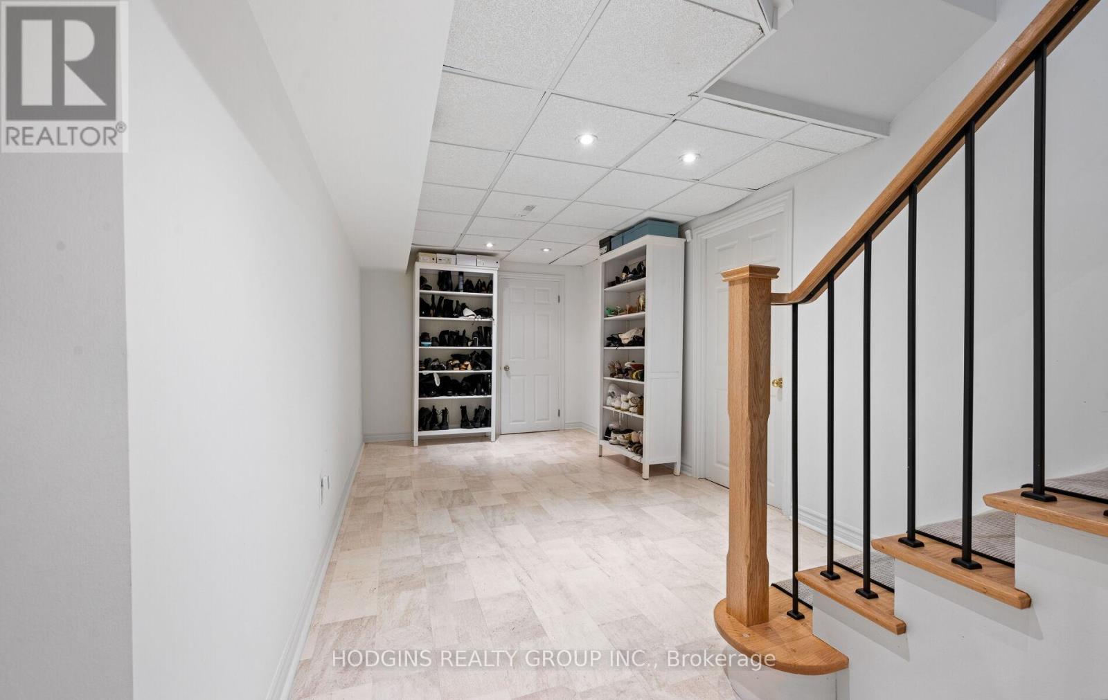 1726 Sherwood Forrest Circle, Mississauga, Ontario  L5K 2H6 - Photo 34 - W12762706