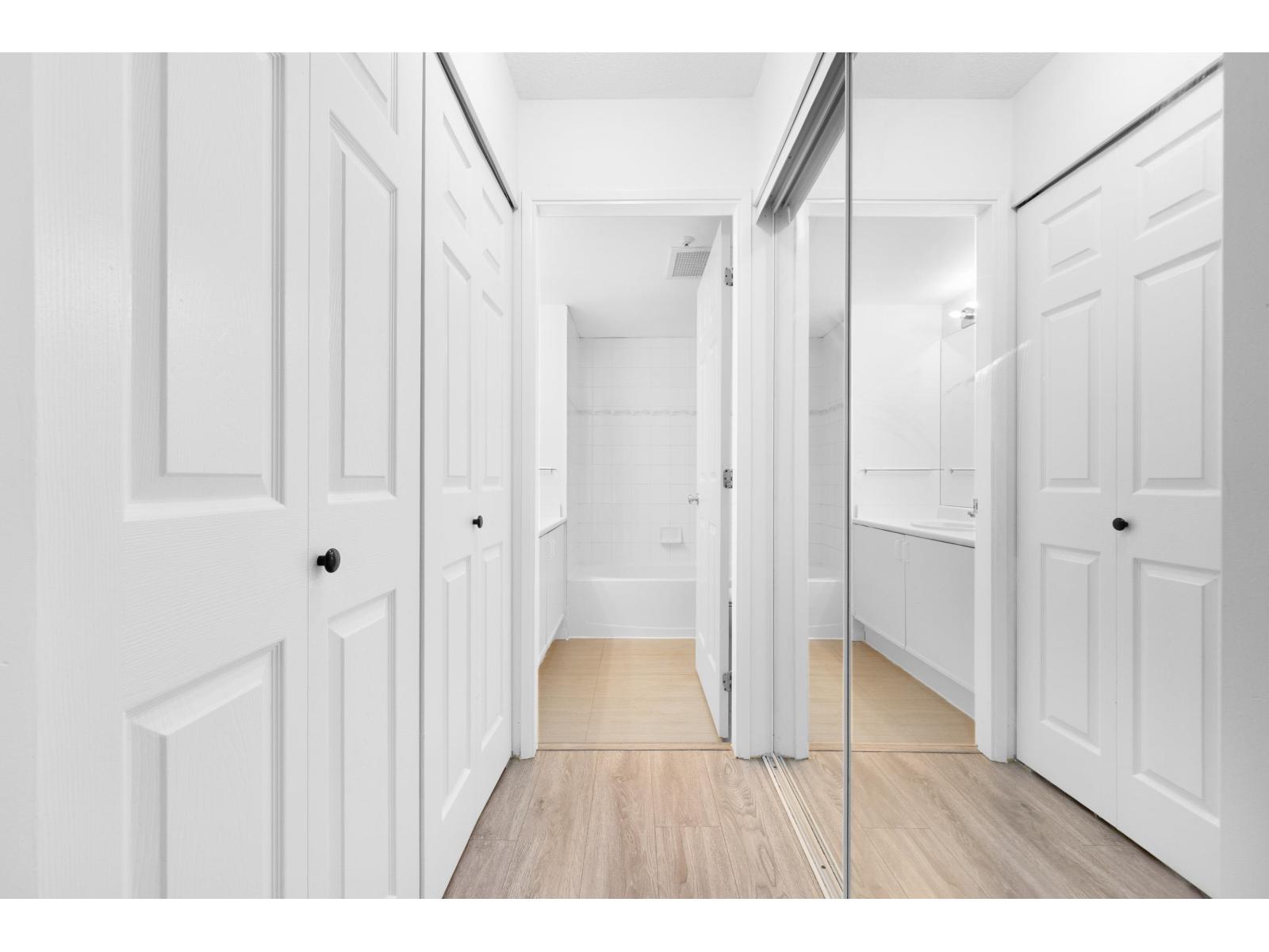 A303 9868 Whalley Boulevard, Surrey, British Columbia  V3T 5S8 - Photo 23 - R3086770