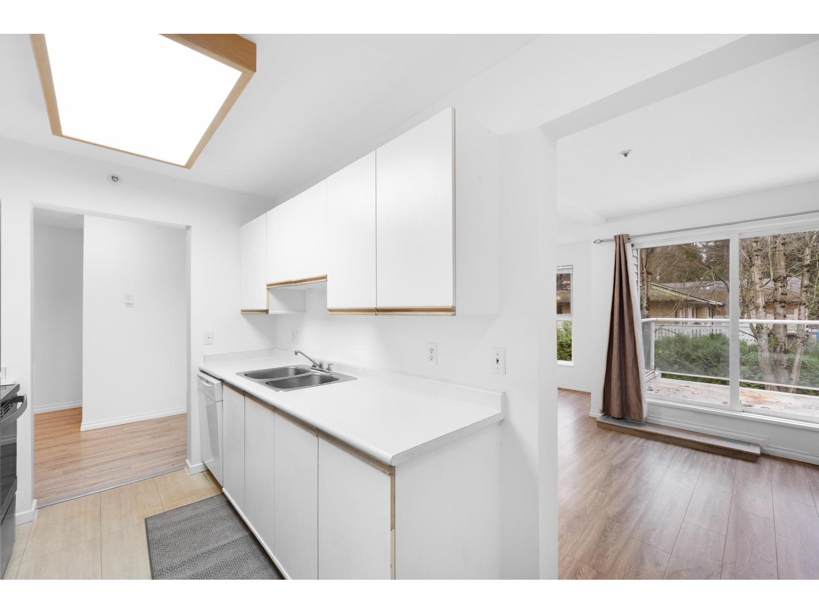 A303 9868 Whalley Boulevard, Surrey, British Columbia  V3T 5S8 - Photo 15 - R3086770