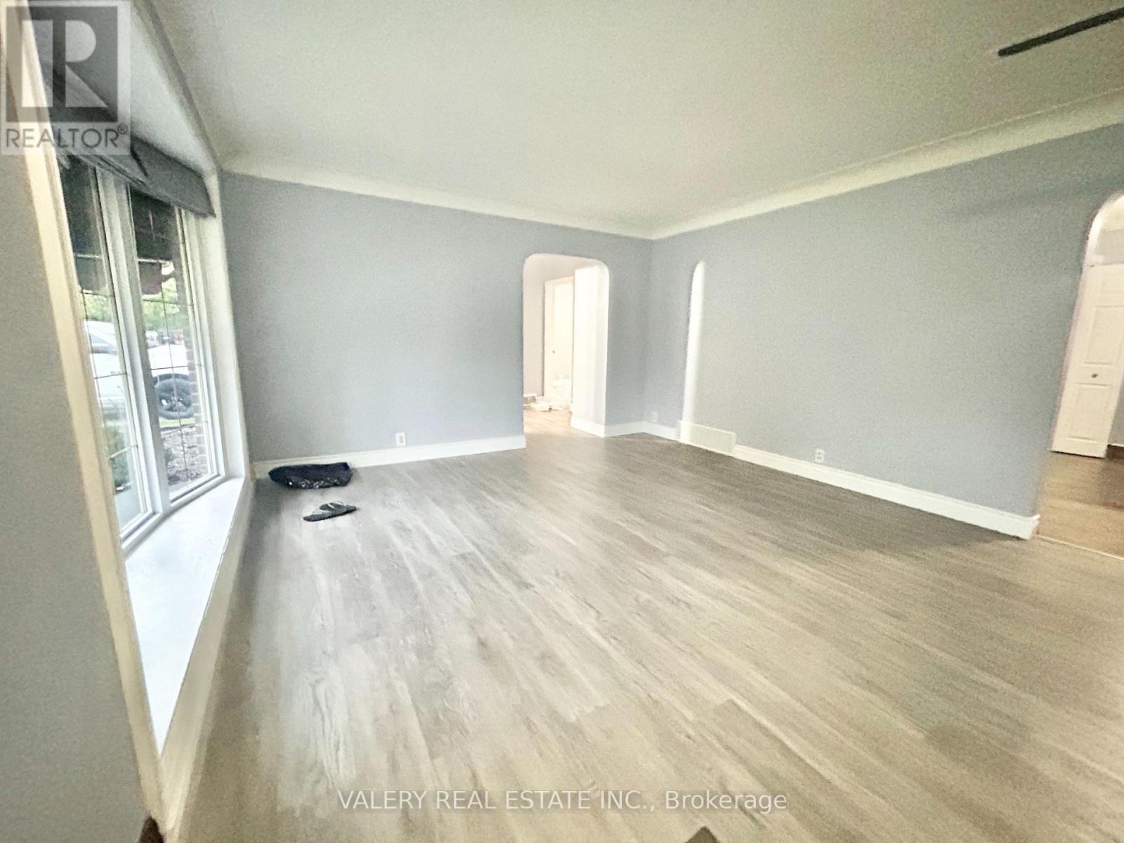 Main - 3843 Hillcrest Boulevard, Windsor, Ontario  N9C 2E4 - Photo 11 - X12762646