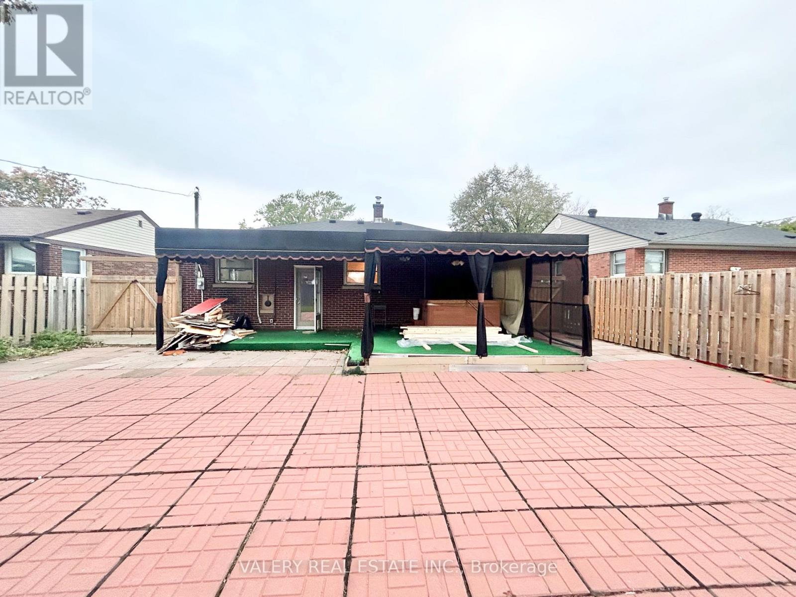 Main - 3843 Hillcrest Boulevard, Windsor, Ontario  N9C 2E4 - Photo 18 - X12762646