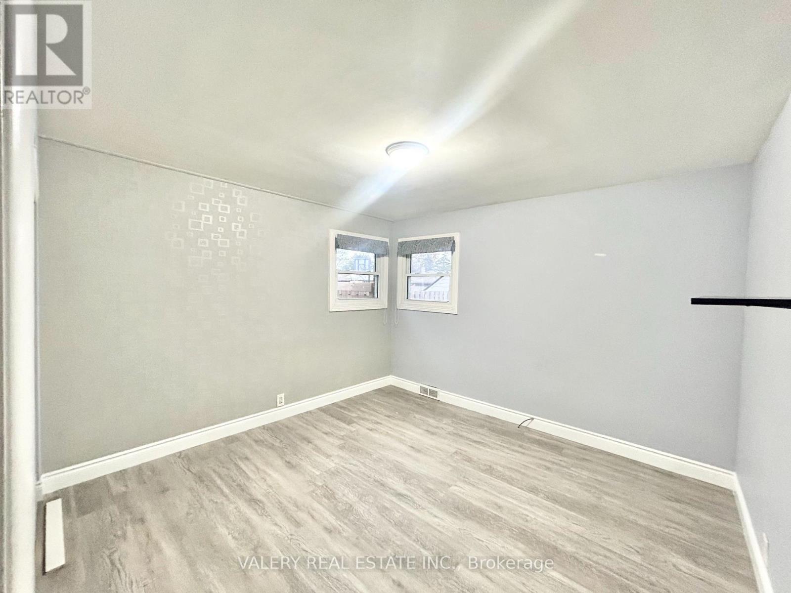 Main - 3843 Hillcrest Boulevard, Windsor, Ontario  N9C 2E4 - Photo 7 - X12762646