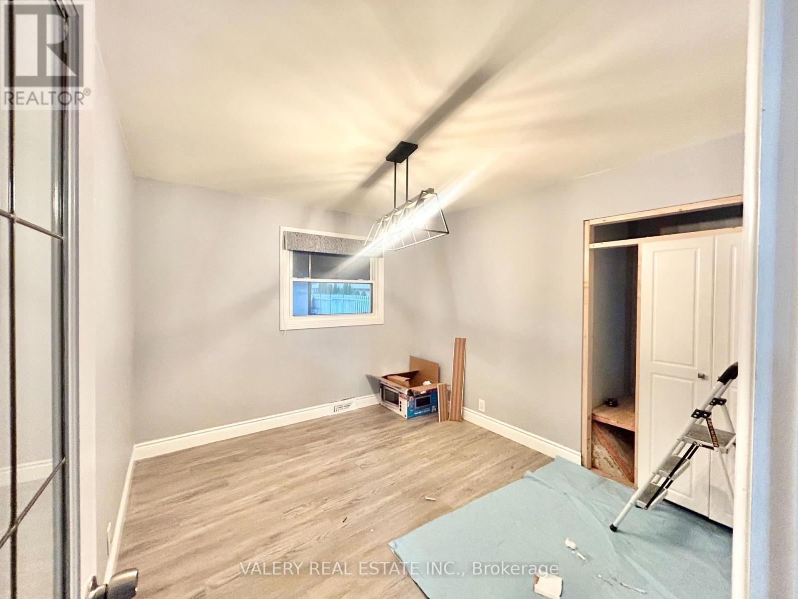 Main - 3843 Hillcrest Boulevard, Windsor, Ontario  N9C 2E4 - Photo 9 - X12762646