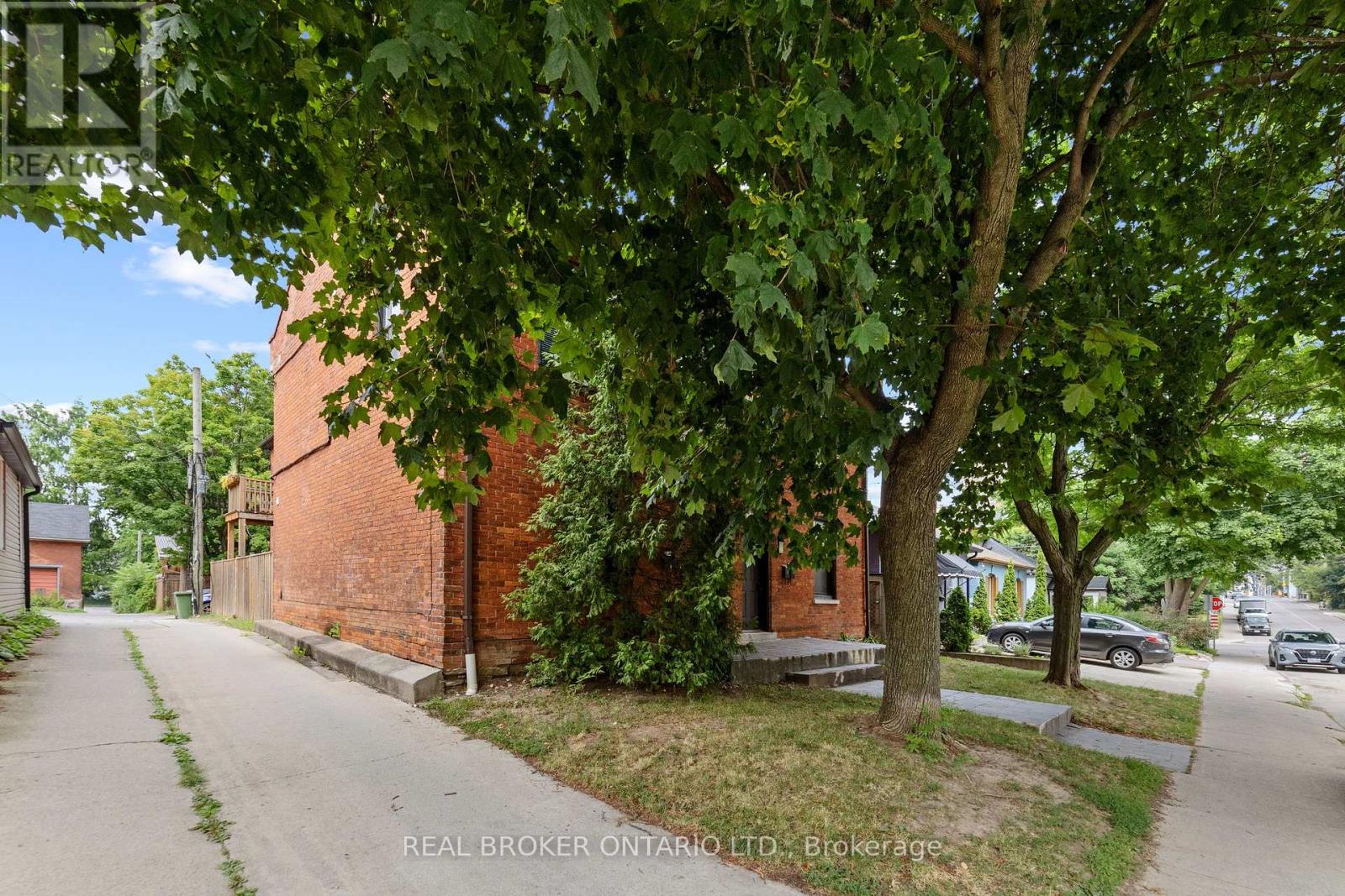 188-190 Caroline Street S, Hamilton, Ontario  L8P 3L2 - Photo 2 - X12762670