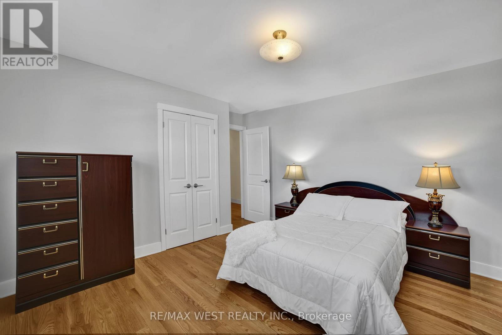 306 Pinegrove Road, Oakville, Ontario  L6K 3P9 - Photo 14 - W12762662