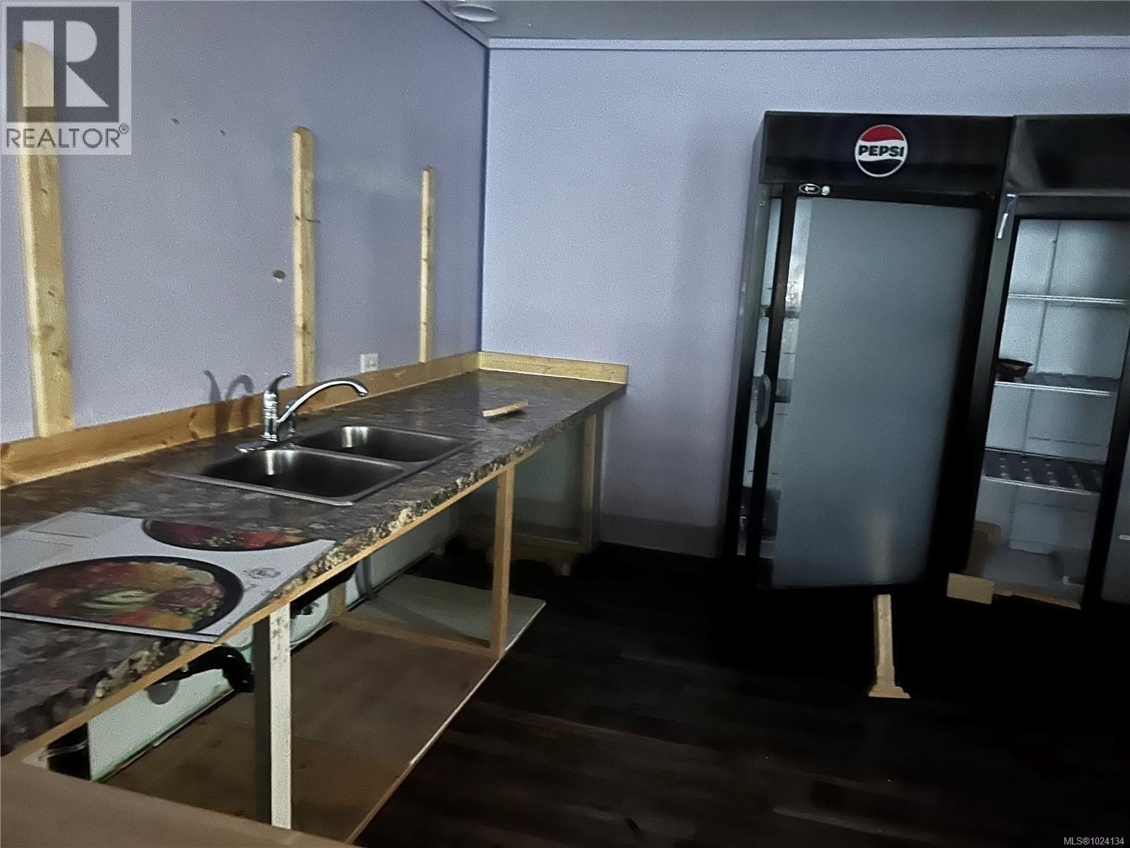 640 5th St, Nanaimo, British Columbia  V9R 1P9 - Photo 4 - 1024134