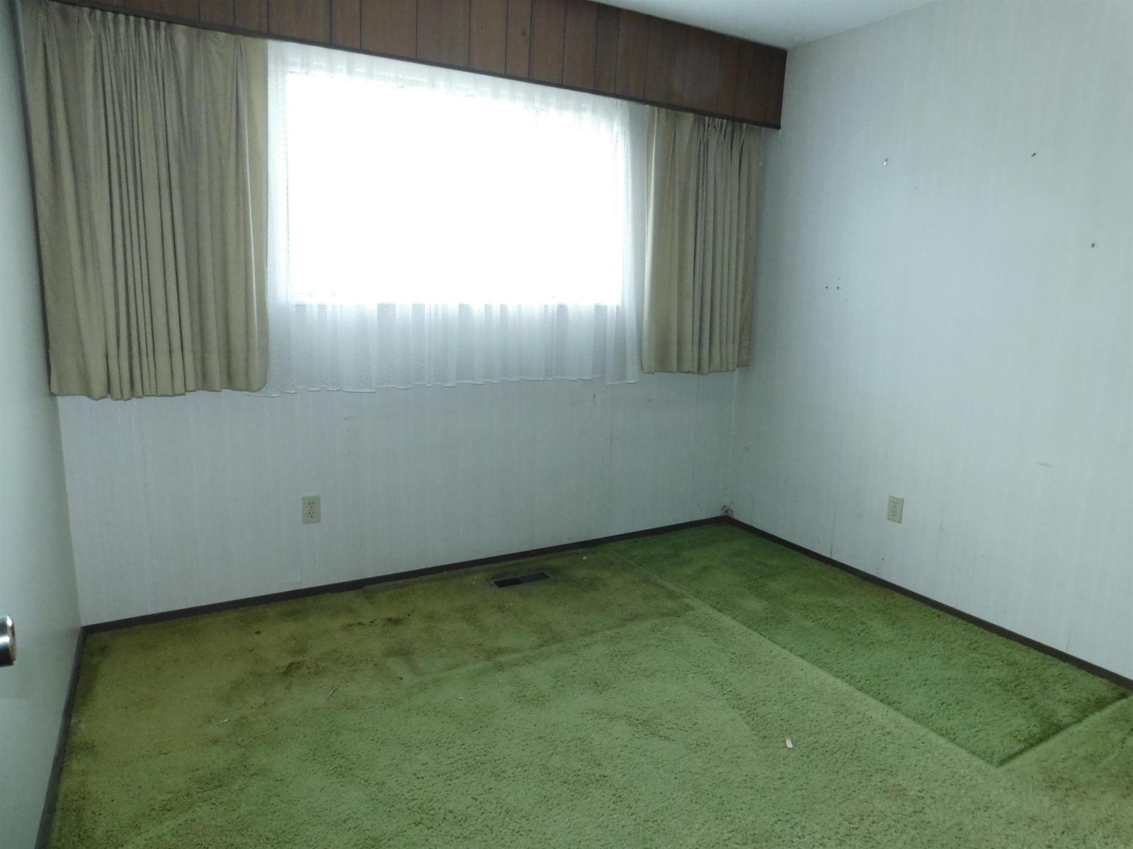 14758 Halstead Place, Surrey, British Columbia  V3R 6S5 - Photo 7 - R3086916