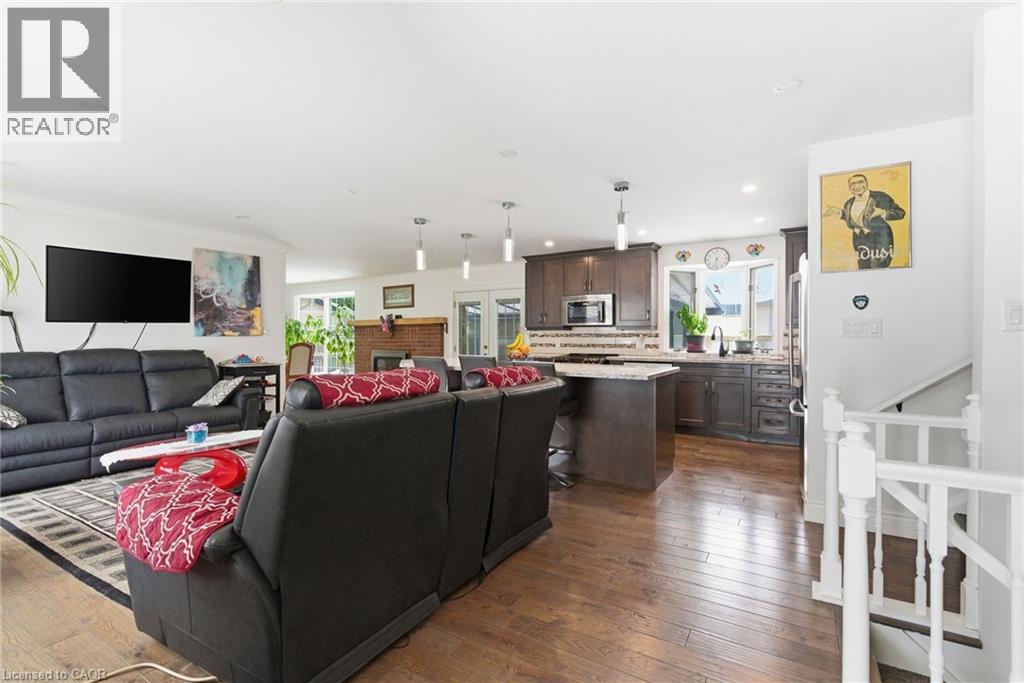 8133 Sarah Street, Niagara Falls, Ontario  L2G 6T9 - Photo 3 - 40802976