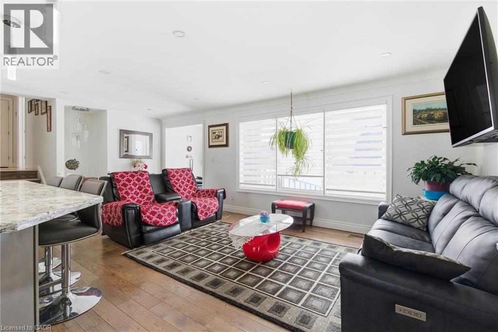 8133 Sarah Street, Niagara Falls, Ontario  L2G 6T9 - Photo 4 - 40802976