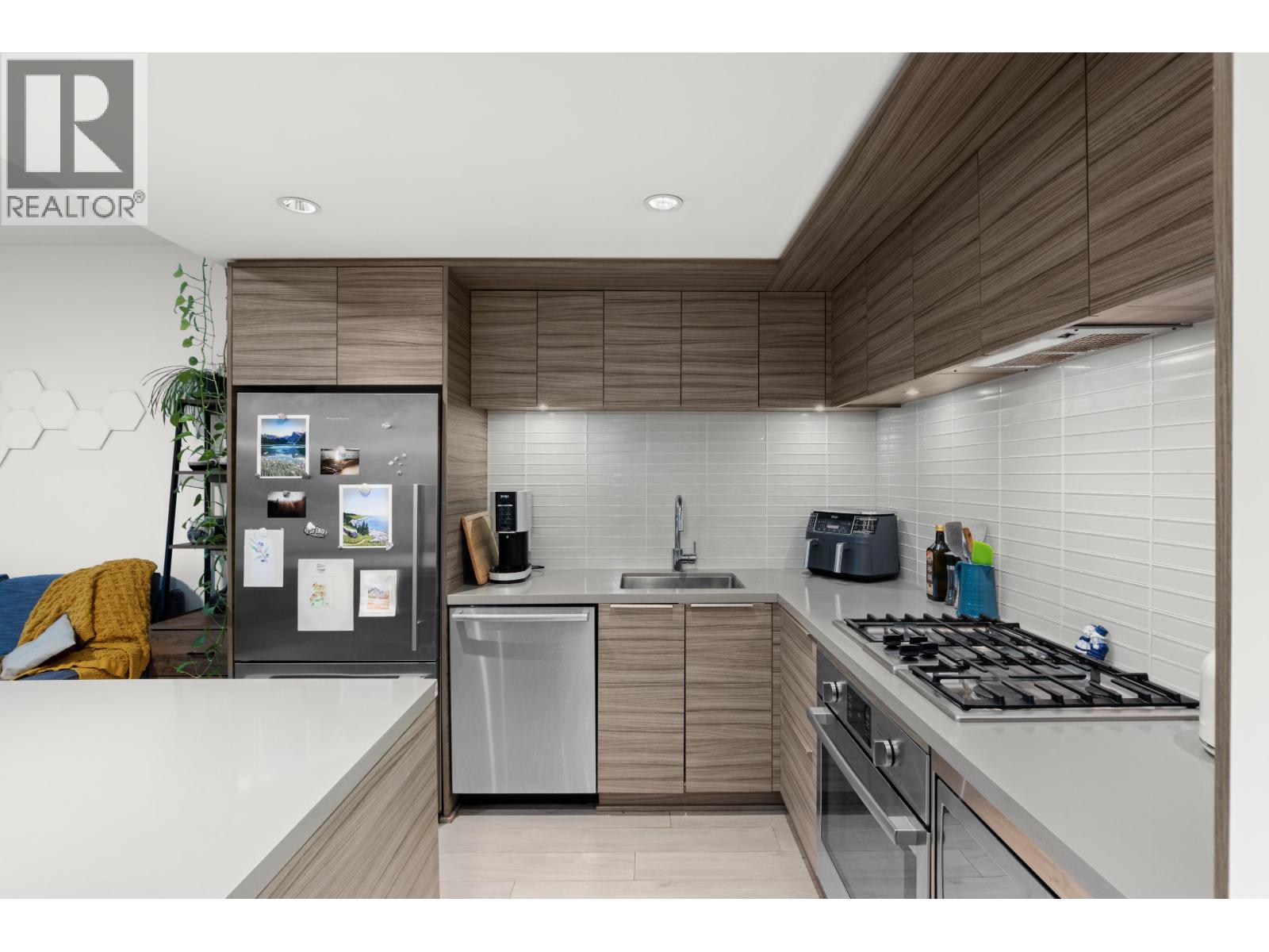 205 1550 Fern Street, North Vancouver, British Columbia  V7J 0A9 - Photo 7 - R3085452