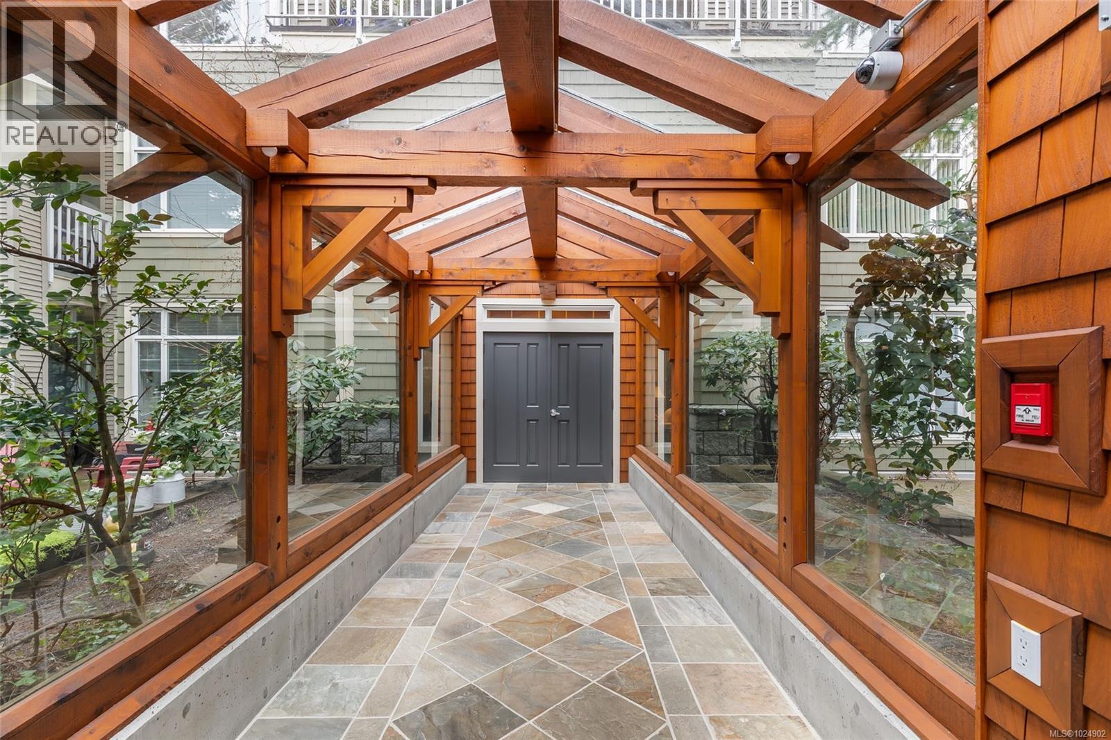 103 5660 Edgewater Lane, Nanaimo, British Columbia  V9V 6K1 - Photo 3 - 1024902