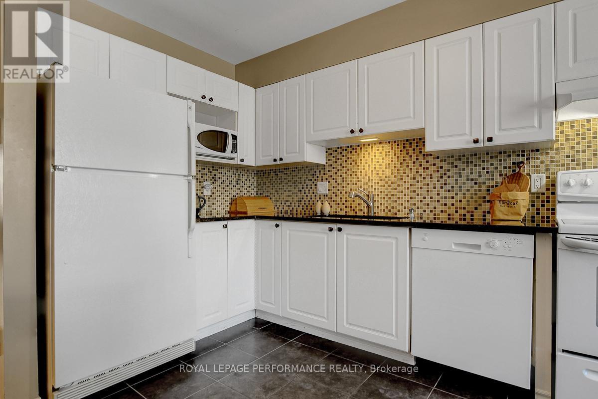 95 Manhattan Crescent, Ottawa, Ontario  K2C 4B7 - Photo 10 - X12762824