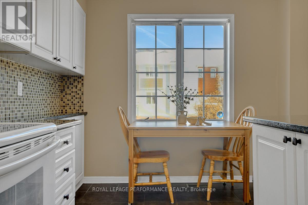 95 Manhattan Crescent, Ottawa, Ontario  K2C 4B7 - Photo 12 - X12762824