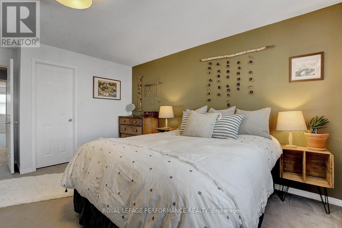 95 Manhattan Crescent, Ottawa, Ontario  K2C 4B7 - Photo 25 - X12762824