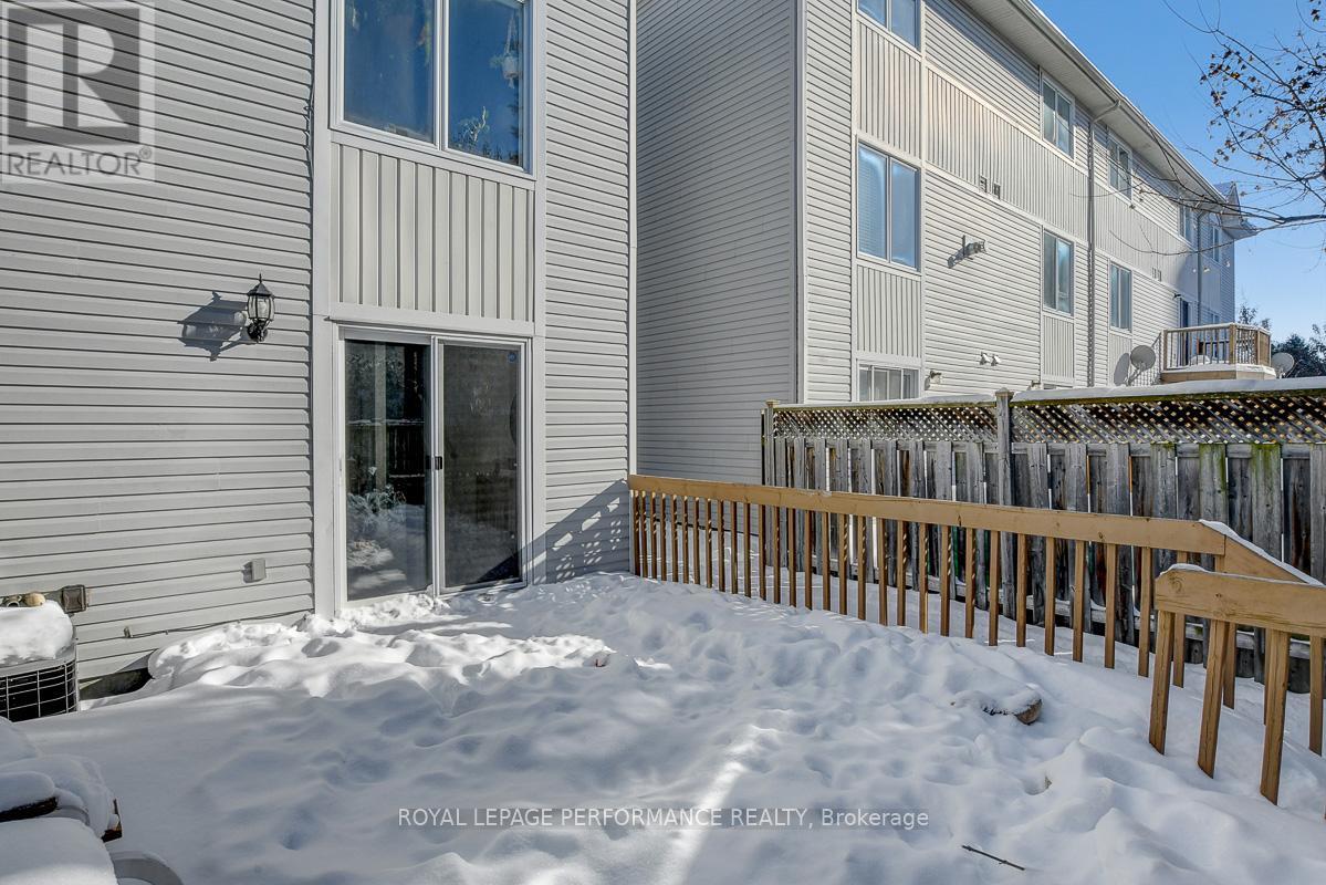 95 Manhattan Crescent, Ottawa, Ontario  K2C 4B7 - Photo 44 - X12762824