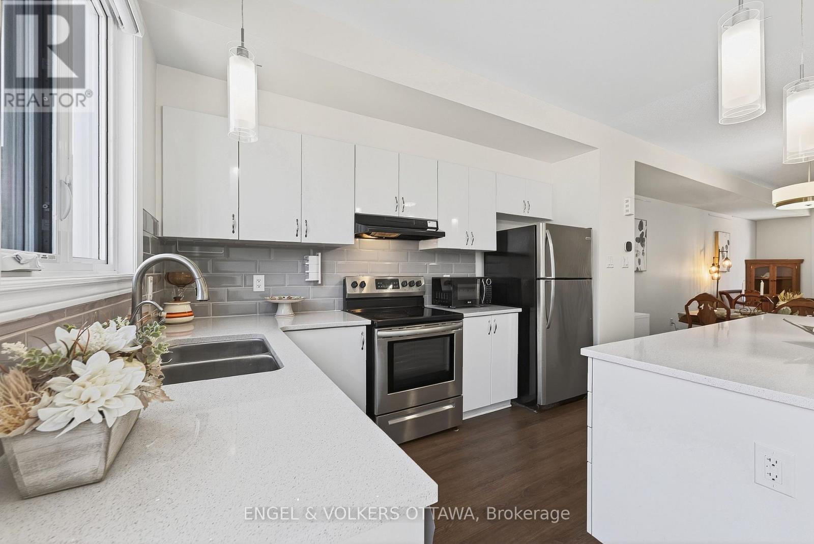 520 Ozawa Private, Ottawa, Ontario  K1K 4Z8 - Photo 16 - X12762872