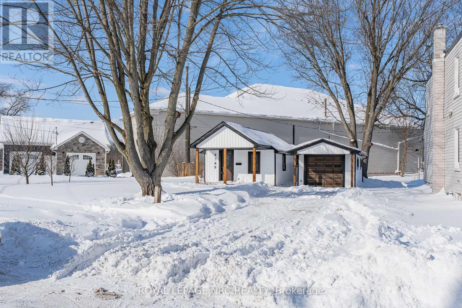 4149 Welland Street, Niagara Falls, Ontario  L2G 6J9 - Photo 2 - X12762916