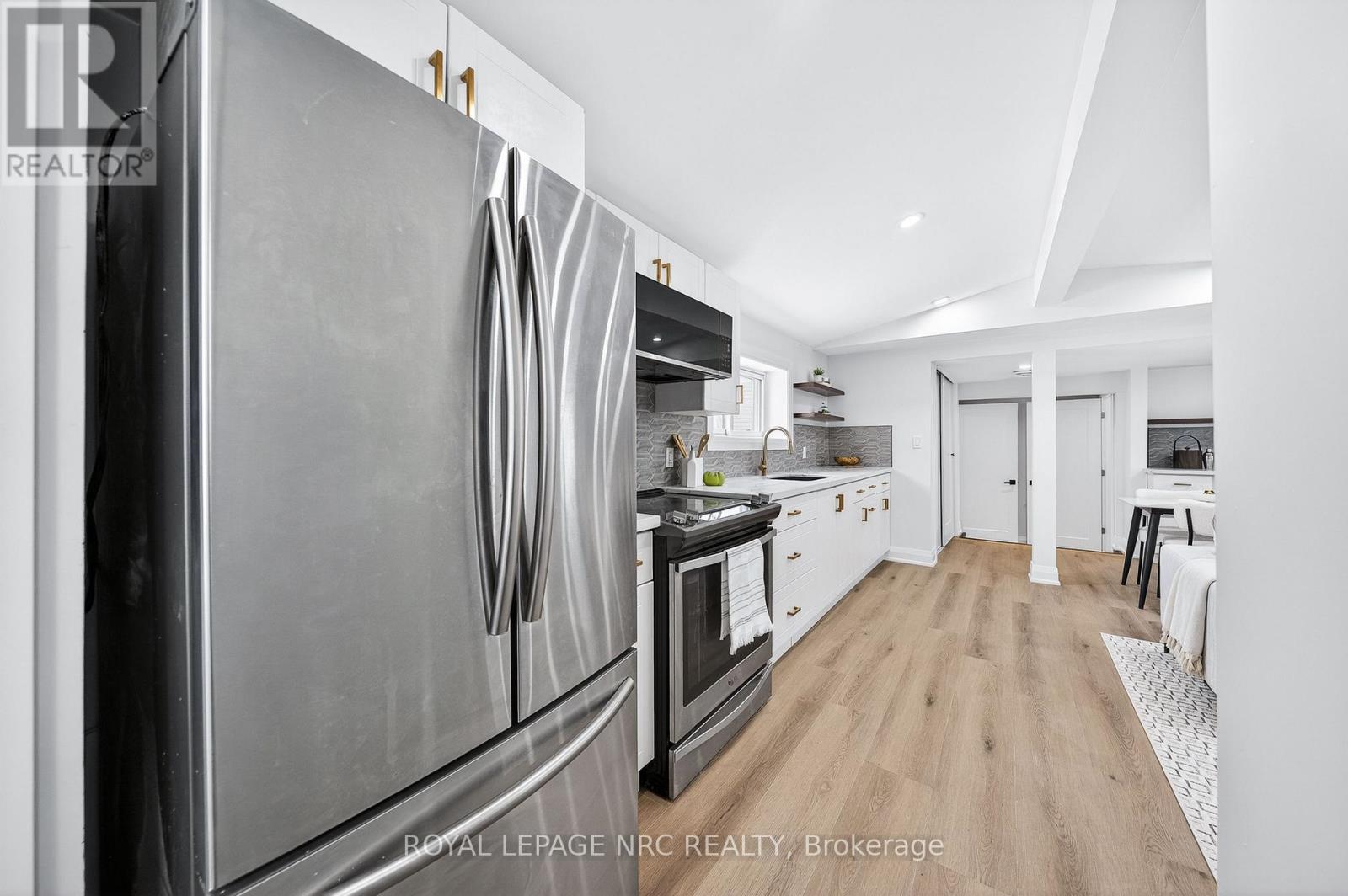 4149 Welland Street, Niagara Falls, Ontario  L2G 6J9 - Photo 8 - X12762916