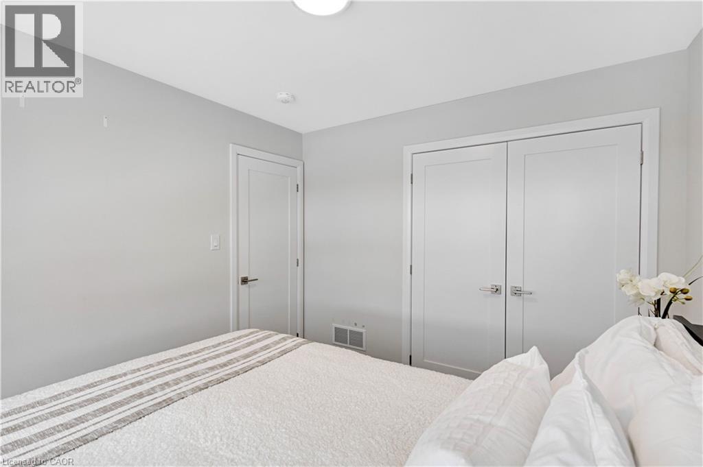 5 Cherry Blossom Heights, Hamilton, Ontario  L9B 0E9 - Photo 24 - 40803107