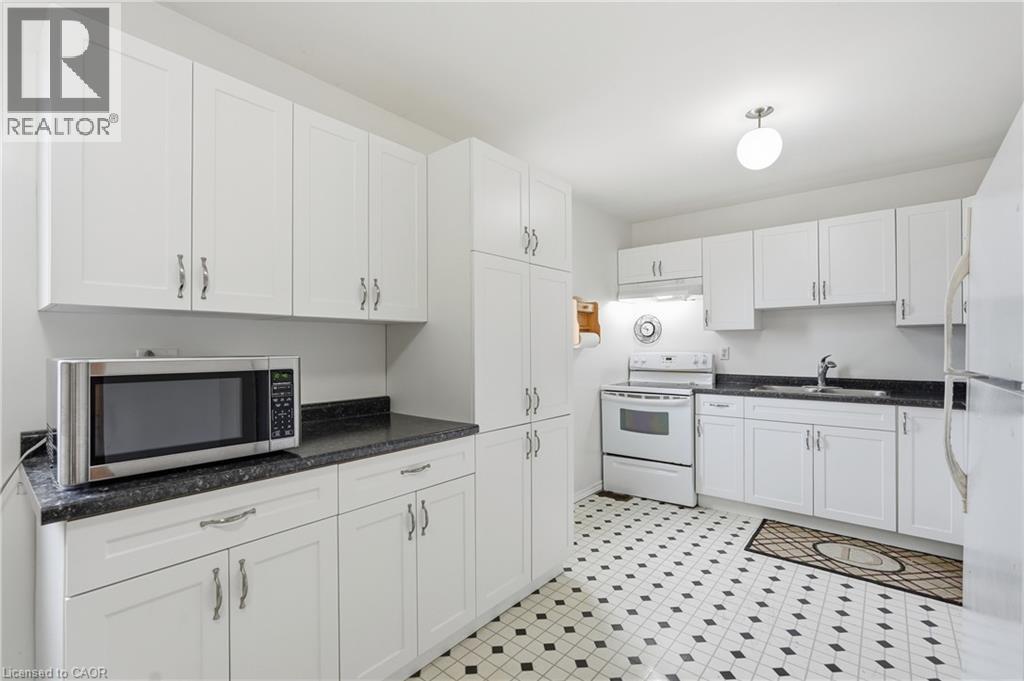 47 Walnut Street, Brantford, Ontario  N3T 1H1 - Photo 7 - 40803208