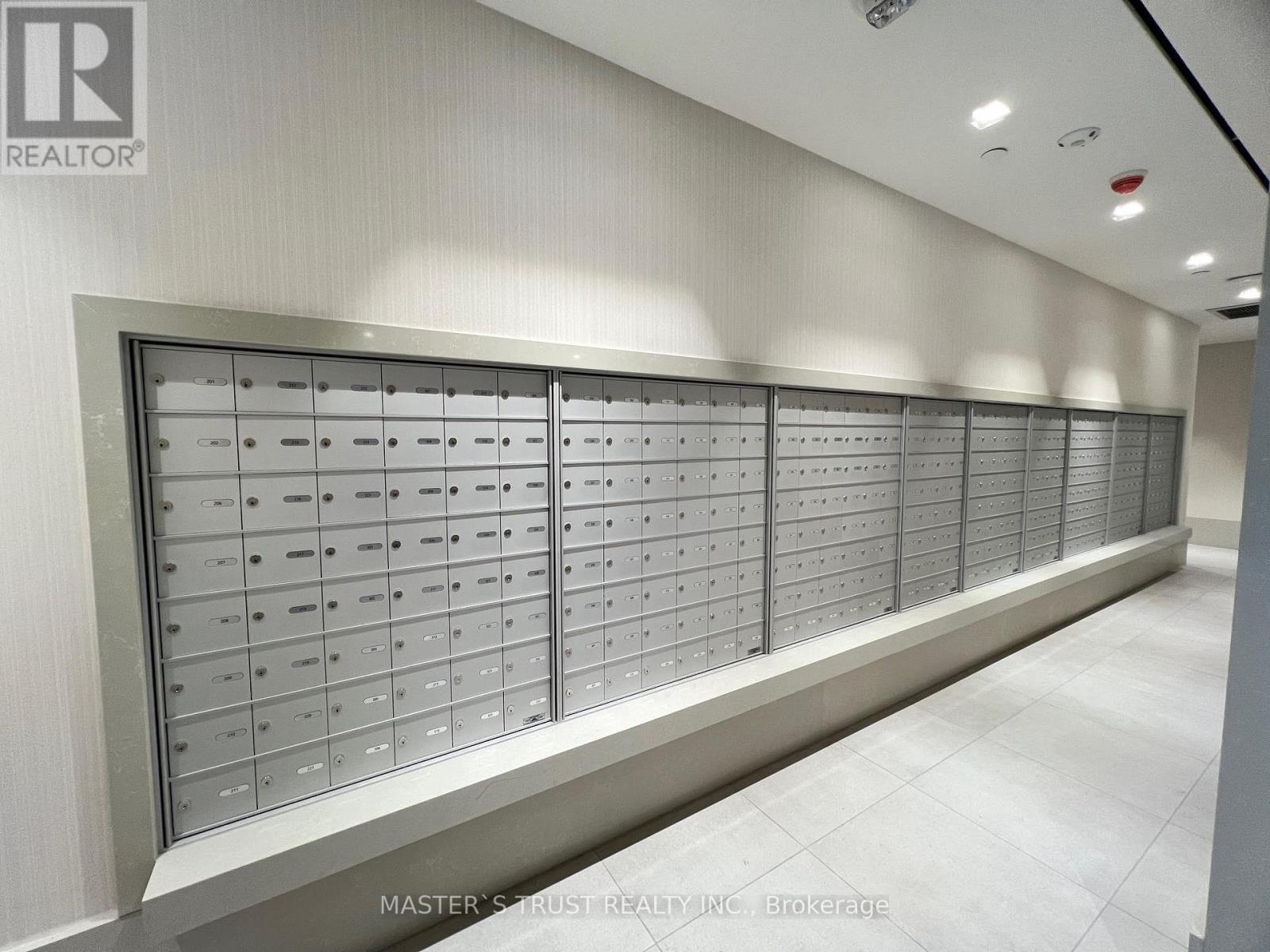 931 - 2020 Bathurst Street, Toronto, Ontario  M5P 0A6 - Photo 3 - C12762736