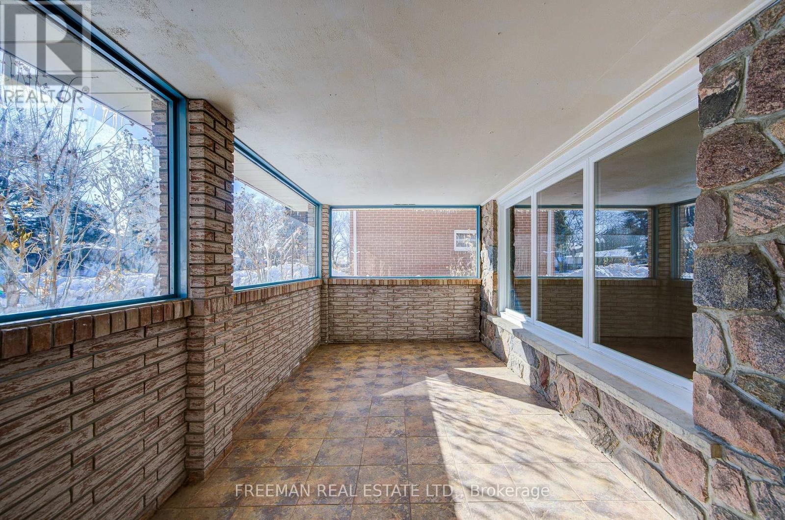 176 Cassandra Boulevard, Toronto, Ontario  M3A 1T3 - Photo 4 - C12762904