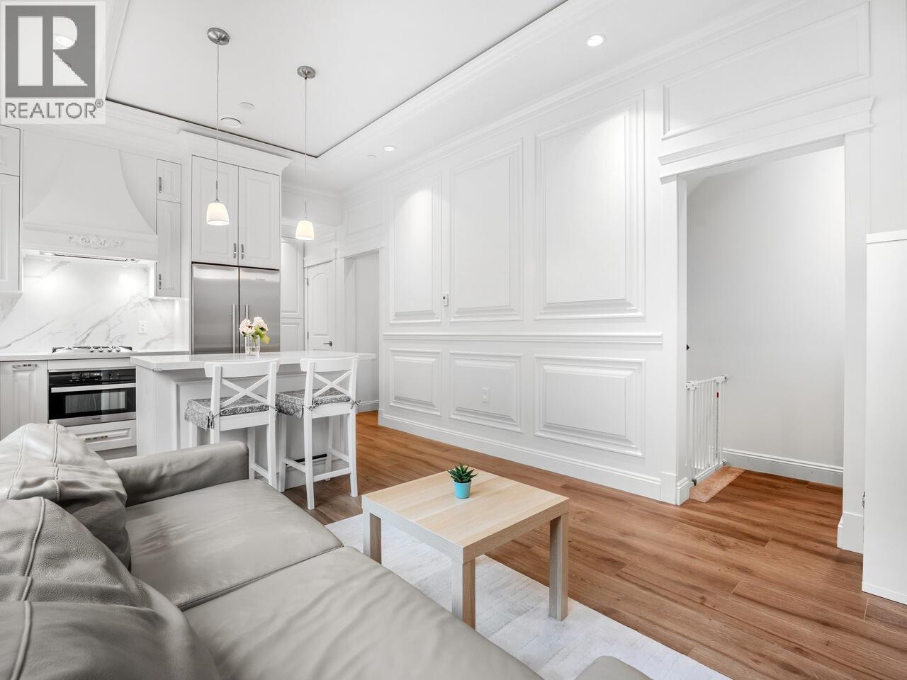 Listing Picture 5 of 21 : 5095 MOSS STREET, Vancouver / 溫哥華 - 魯藝地產 Yvonne Lu Group - MLS Medallion Club Member