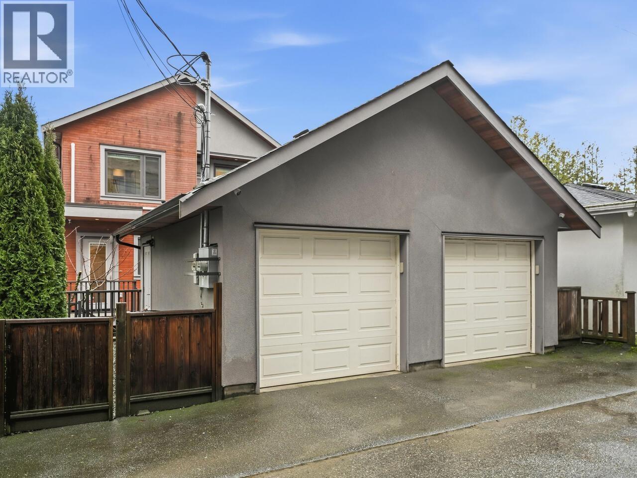 Listing Picture 20 of 21 : 5095 MOSS STREET, Vancouver / 溫哥華 - 魯藝地產 Yvonne Lu Group - MLS Medallion Club Member