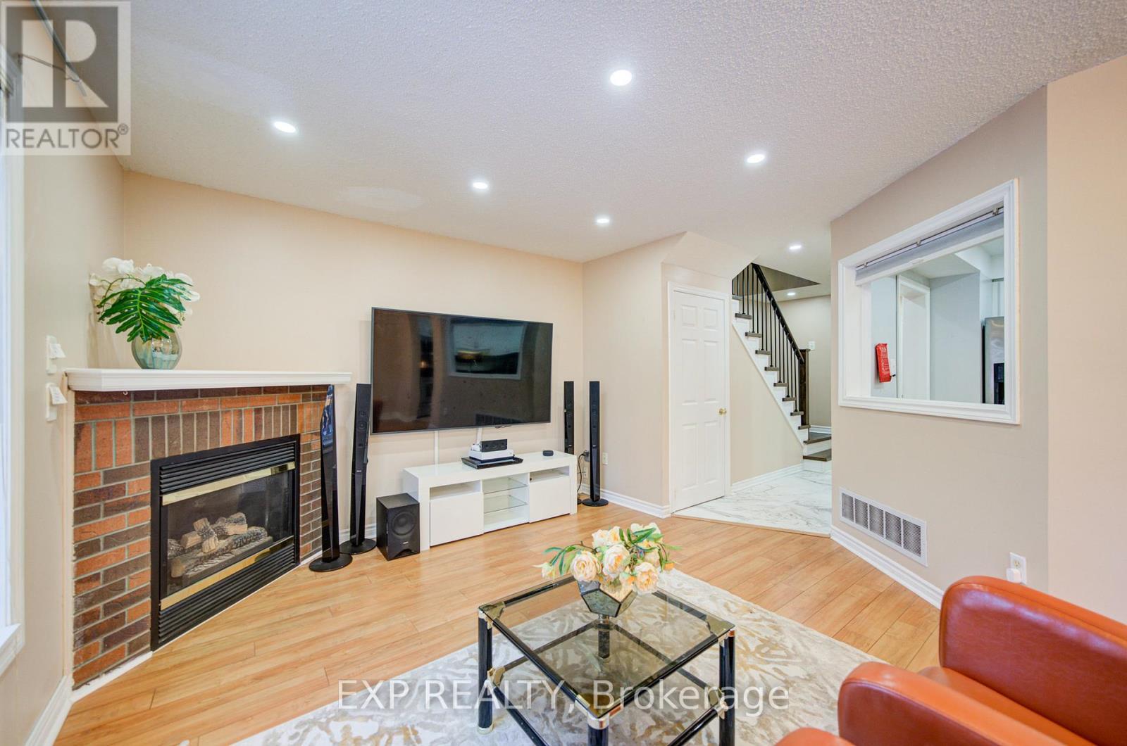 9 Threadgold Court, Whitby, Ontario  L1P 1L9 - Photo 11 - E12762726