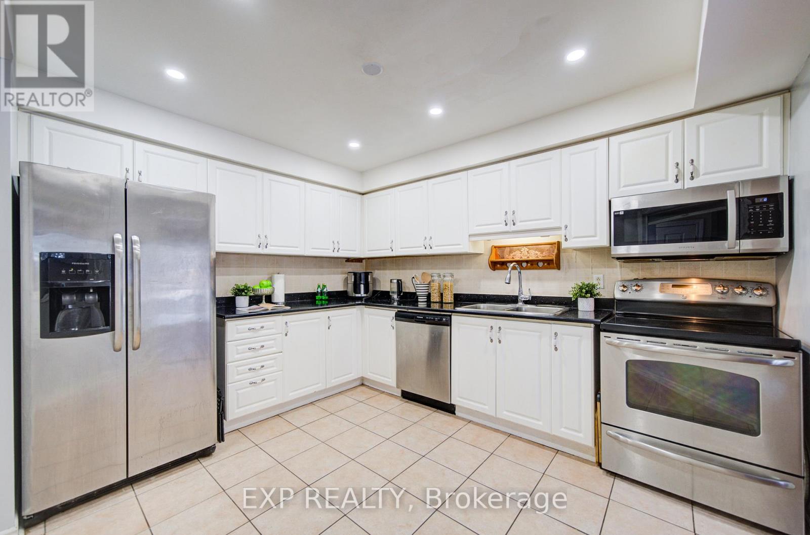 9 Threadgold Court, Whitby, Ontario  L1P 1L9 - Photo 17 - E12762726