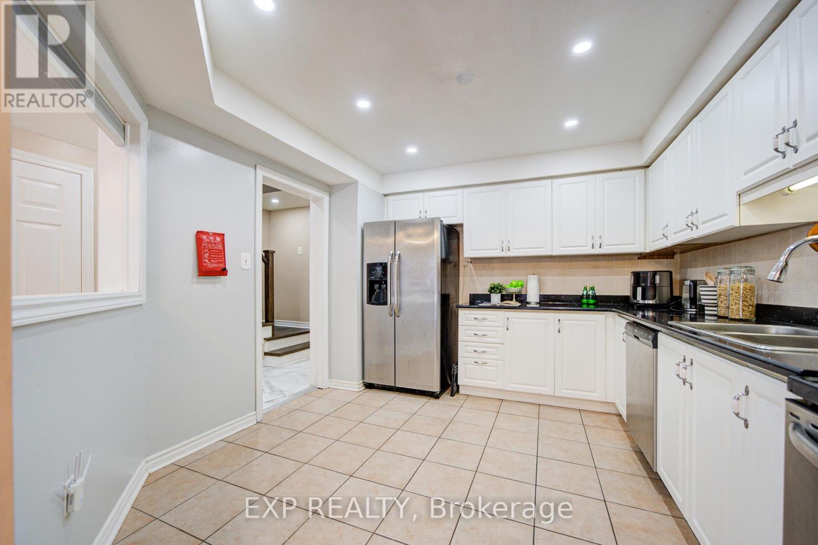 9 Threadgold Court, Whitby, Ontario  L1P 1L9 - Photo 19 - E12762726