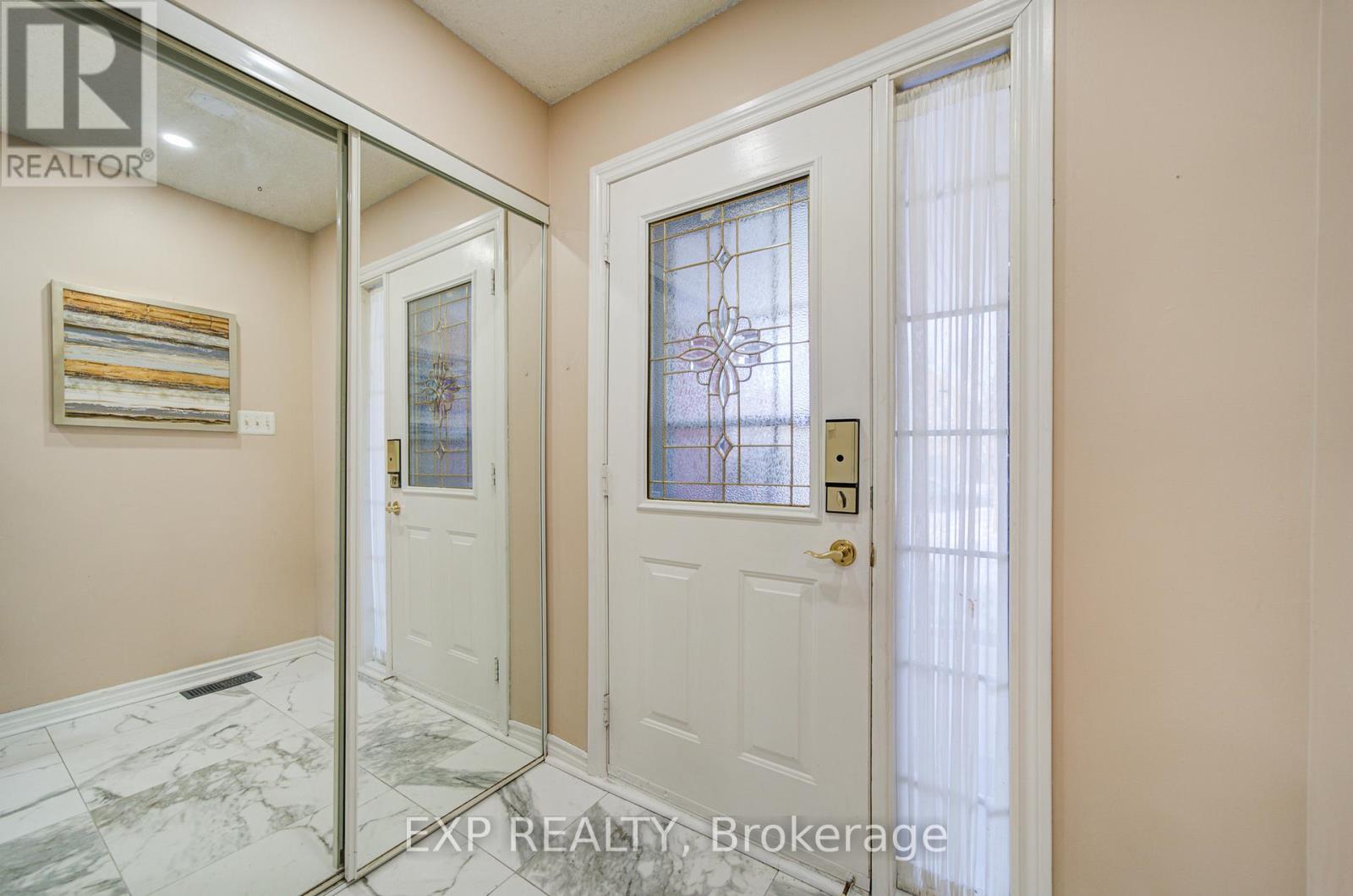 9 Threadgold Court, Whitby, Ontario  L1P 1L9 - Photo 4 - E12762726