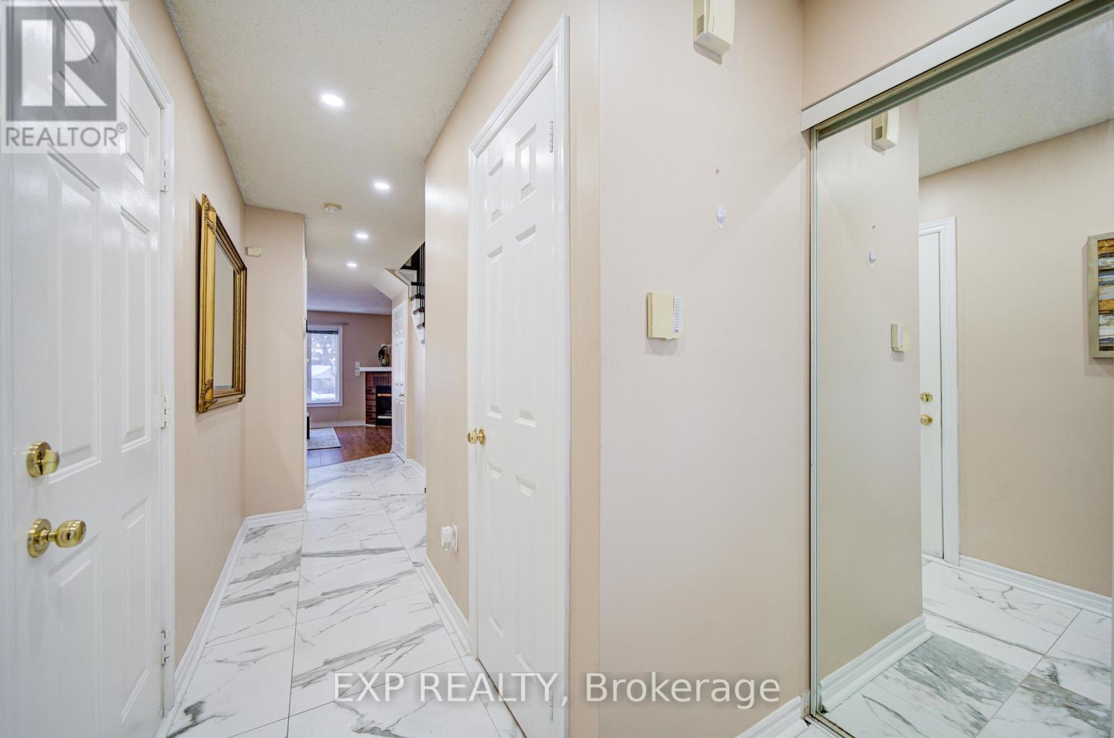 9 Threadgold Court, Whitby, Ontario  L1P 1L9 - Photo 5 - E12762726