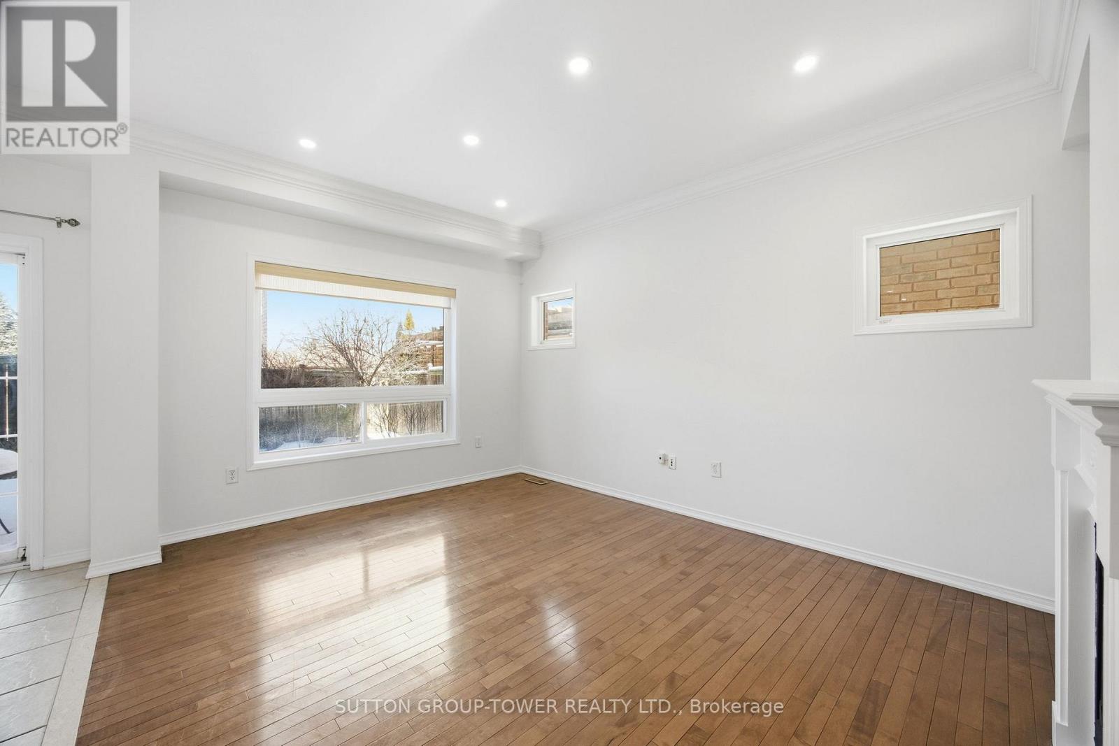 Main Floor - 11 Welbourne Court, Ajax, Ontario  L1T 4Y9 - Photo 7 - E12762934