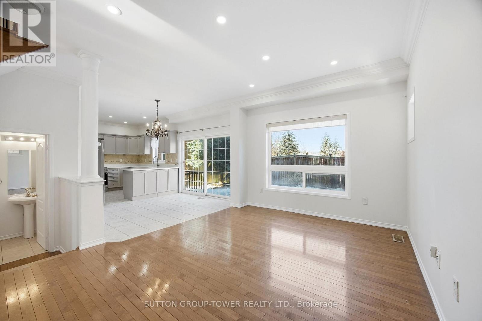 Main Floor - 11 Welbourne Court, Ajax, Ontario  L1T 4Y9 - Photo 8 - E12762934