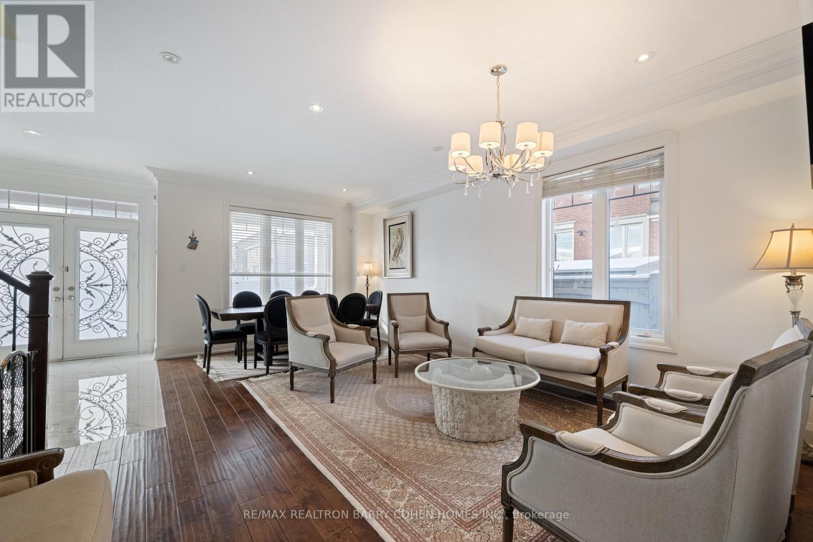 17 Lourakis Street, Richmond Hill, Ontario  L4E 0J5 - Photo 4 - N12762912