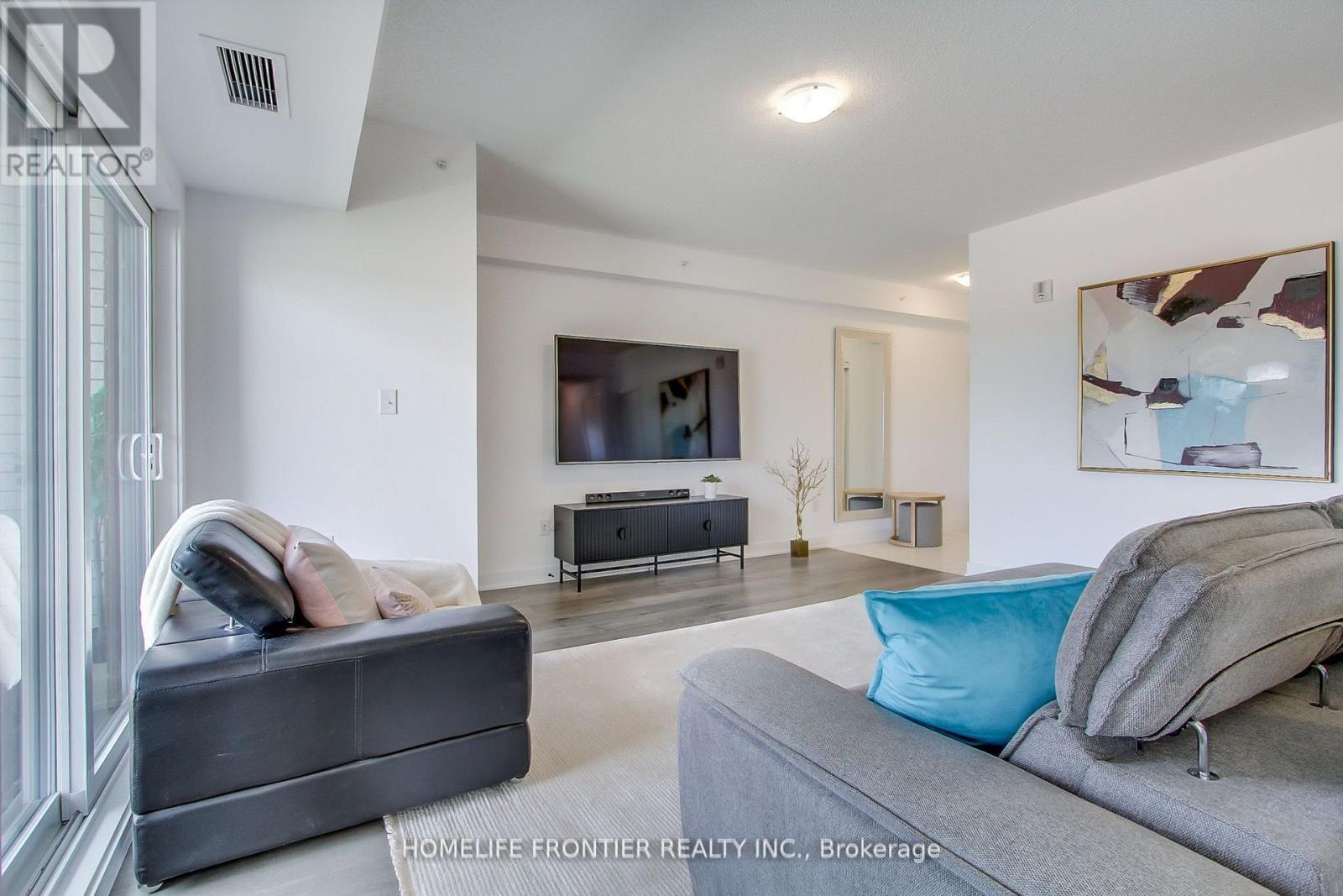 318 - 4 Spice Way, Barrie (Innis-Shore), Ontario  L9J 0M2 - Photo 7 - S12762874