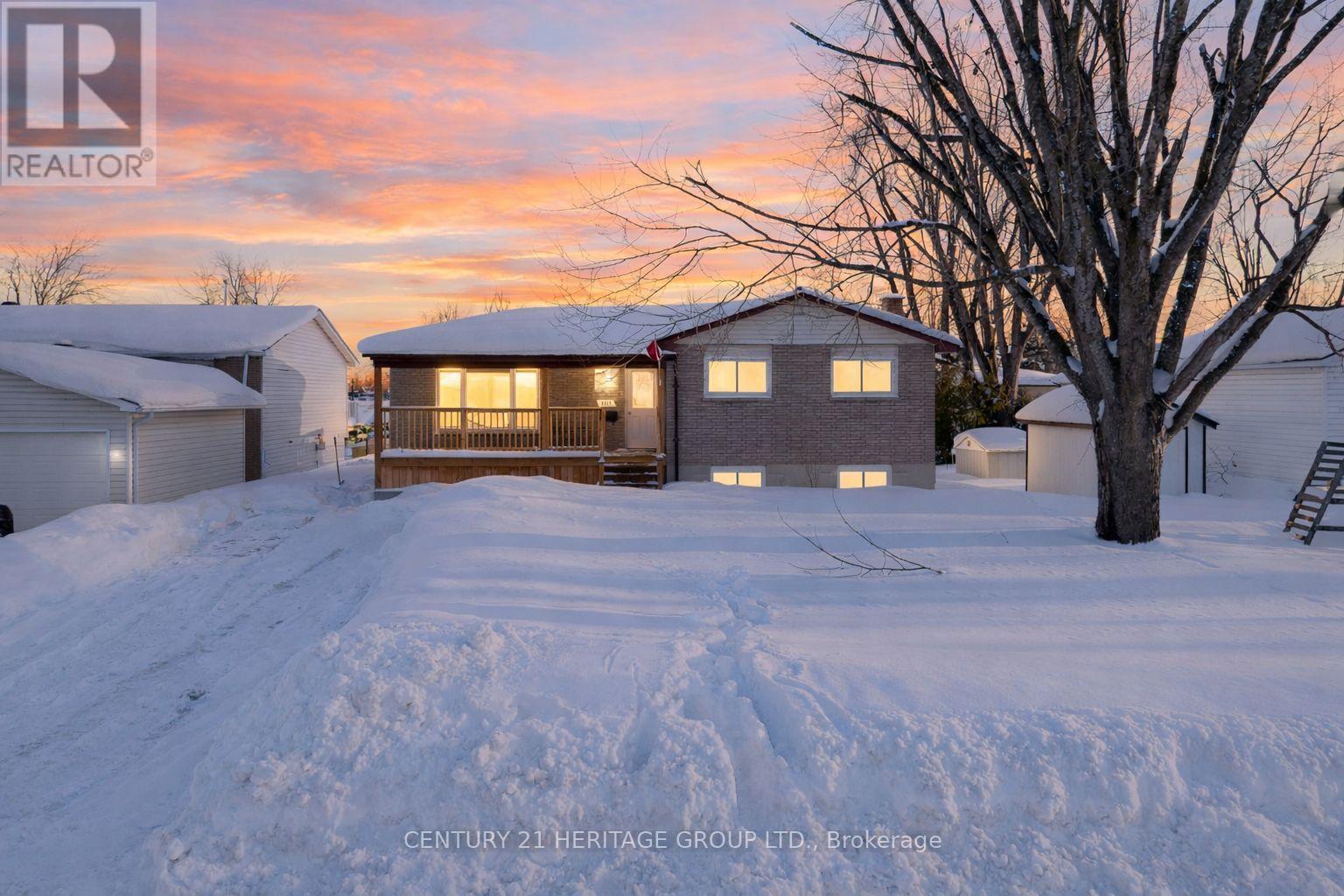 105 MAPLE LEAF AVENUE, orillia, Ontario