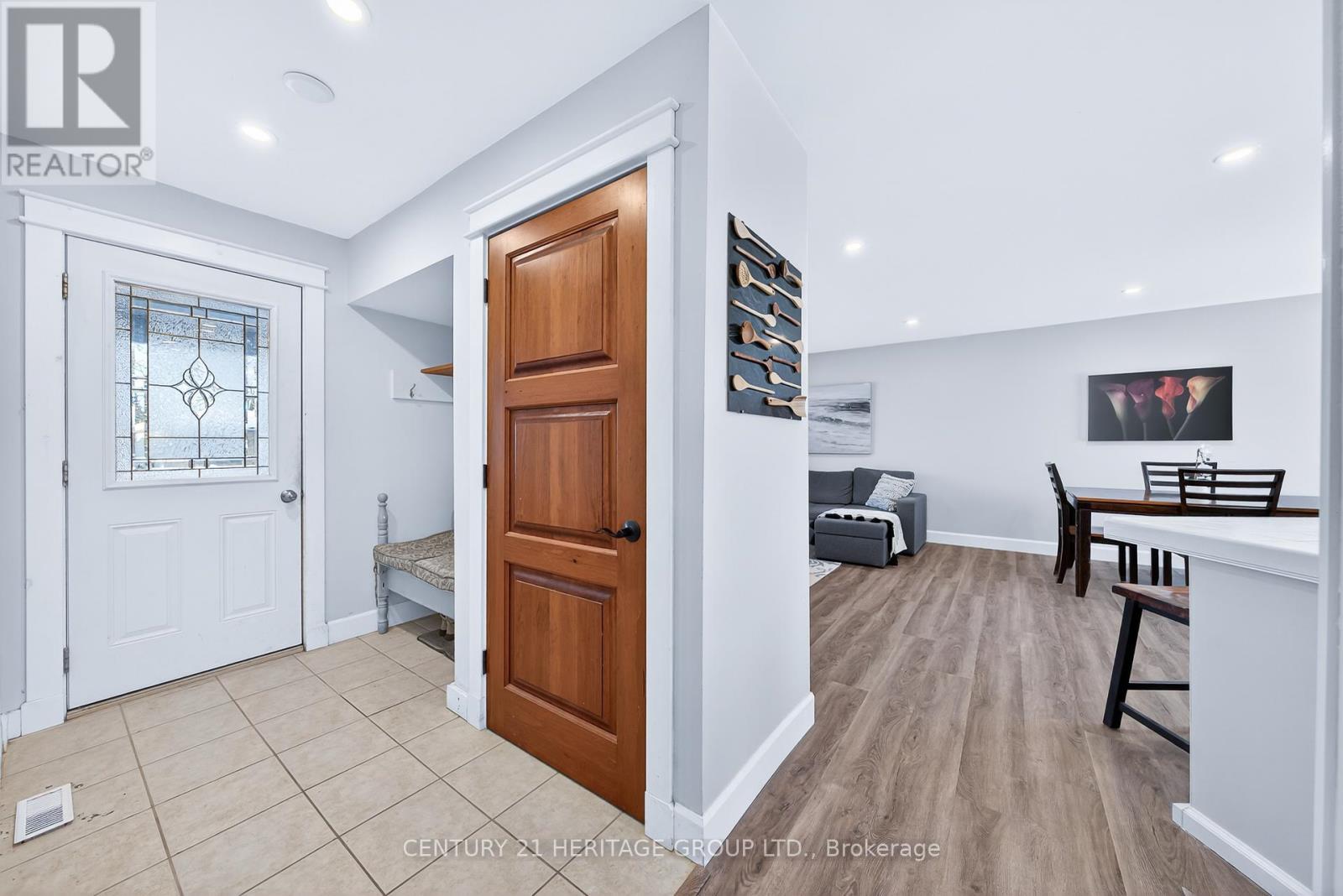 105 Maple Leaf Avenue, Orillia, Ontario  L3V 6Z1 - Photo 4 - S12762880