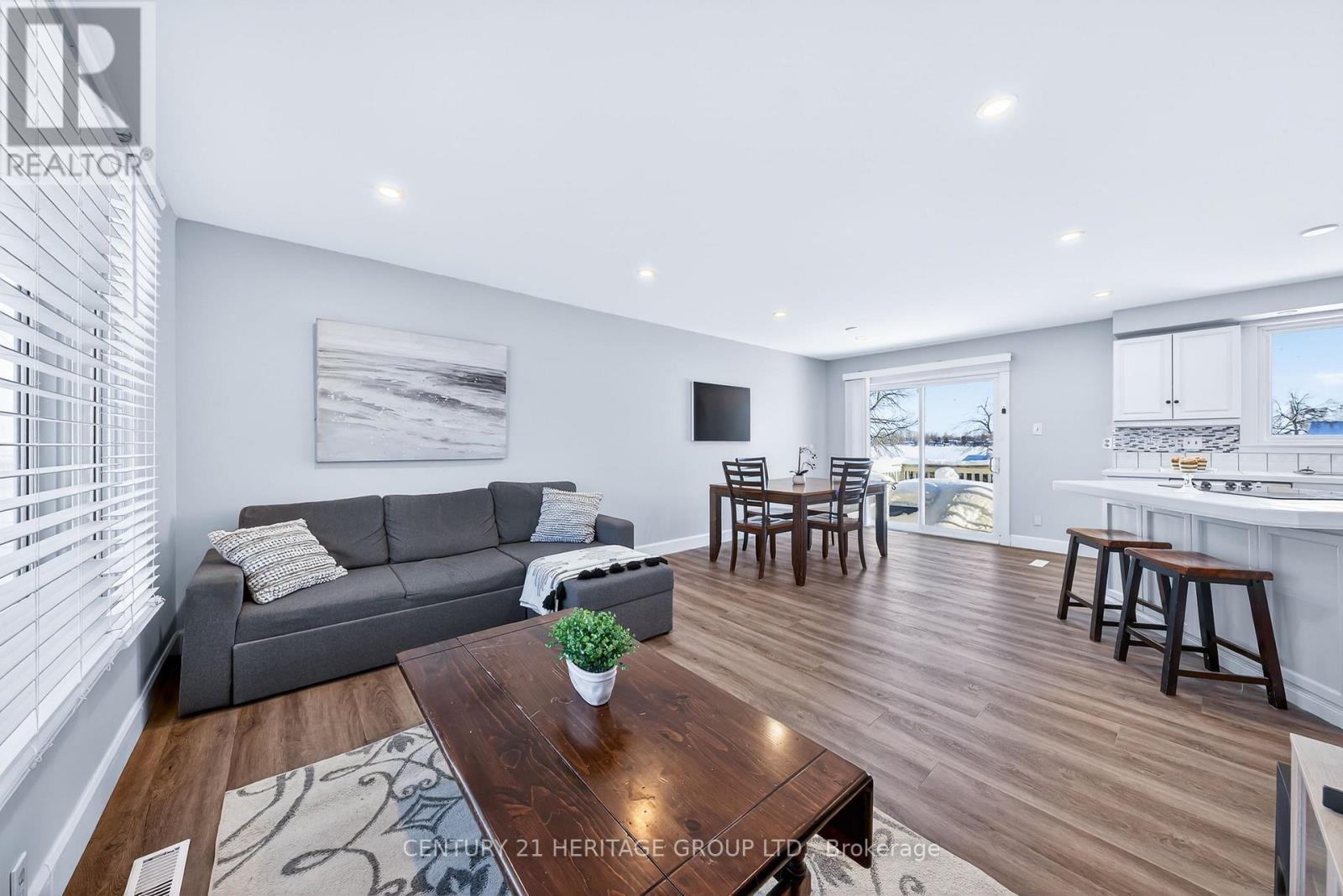 105 Maple Leaf Avenue, Orillia, Ontario  L3V 6Z1 - Photo 8 - S12762880