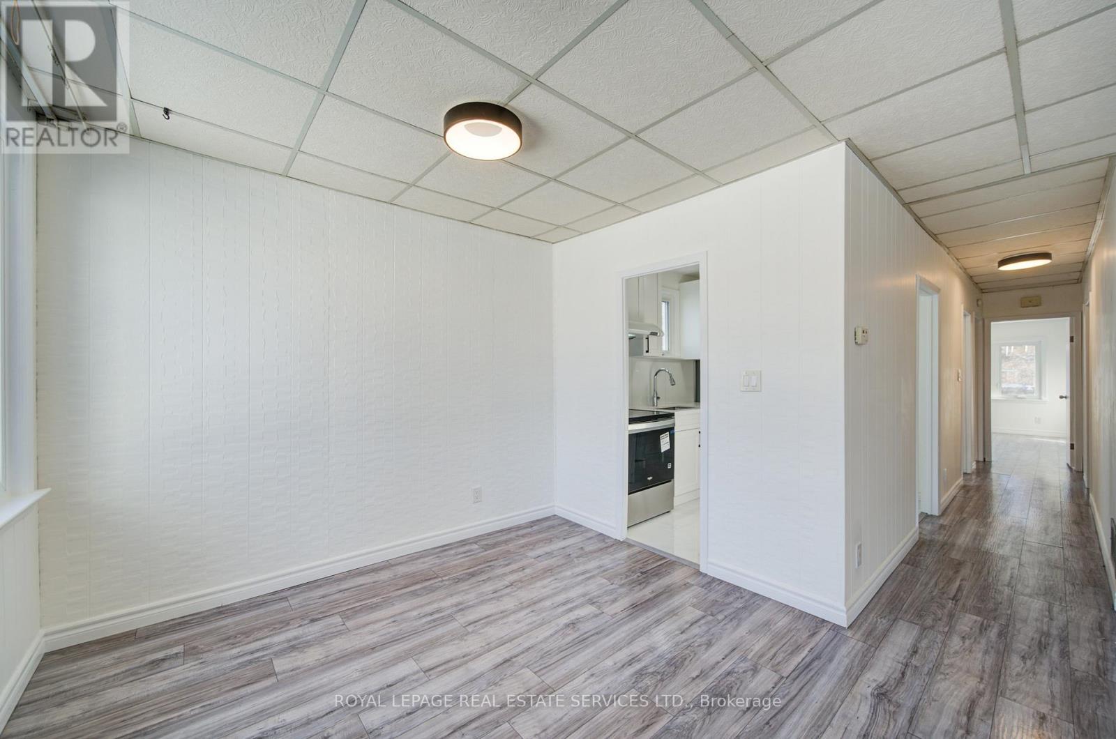 1054 East Avenue, Mississauga, Ontario  L5E 1W9 - Photo 10 - W12762854