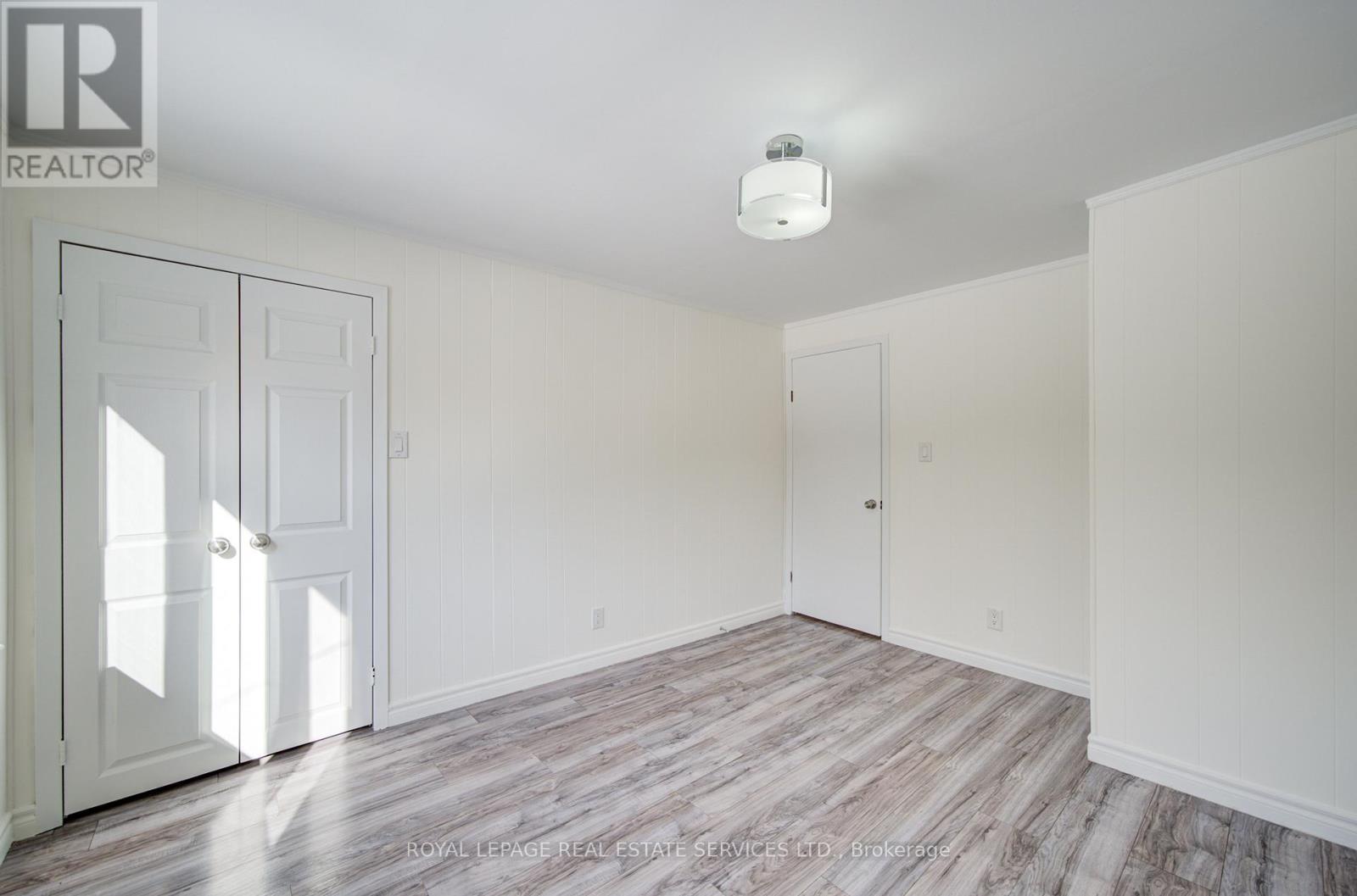 1054 East Avenue, Mississauga, Ontario  L5E 1W9 - Photo 18 - W12762854