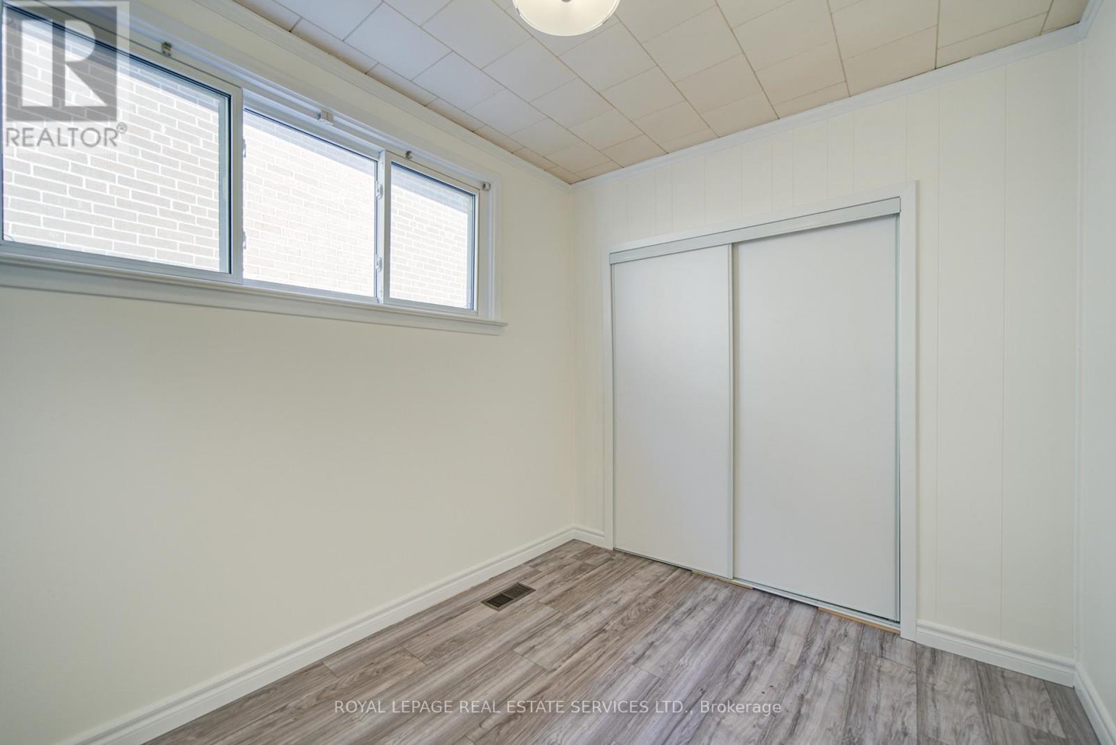 1054 East Avenue, Mississauga, Ontario  L5E 1W9 - Photo 22 - W12762854