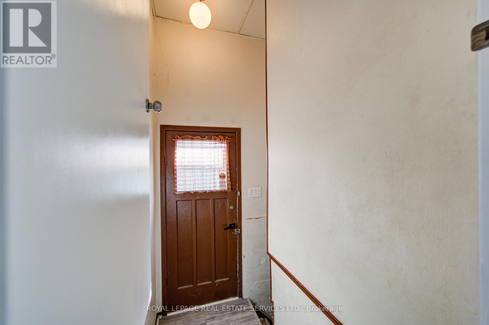 1054 East Avenue, Mississauga, Ontario  L5E 1W9 - Photo 24 - W12762854