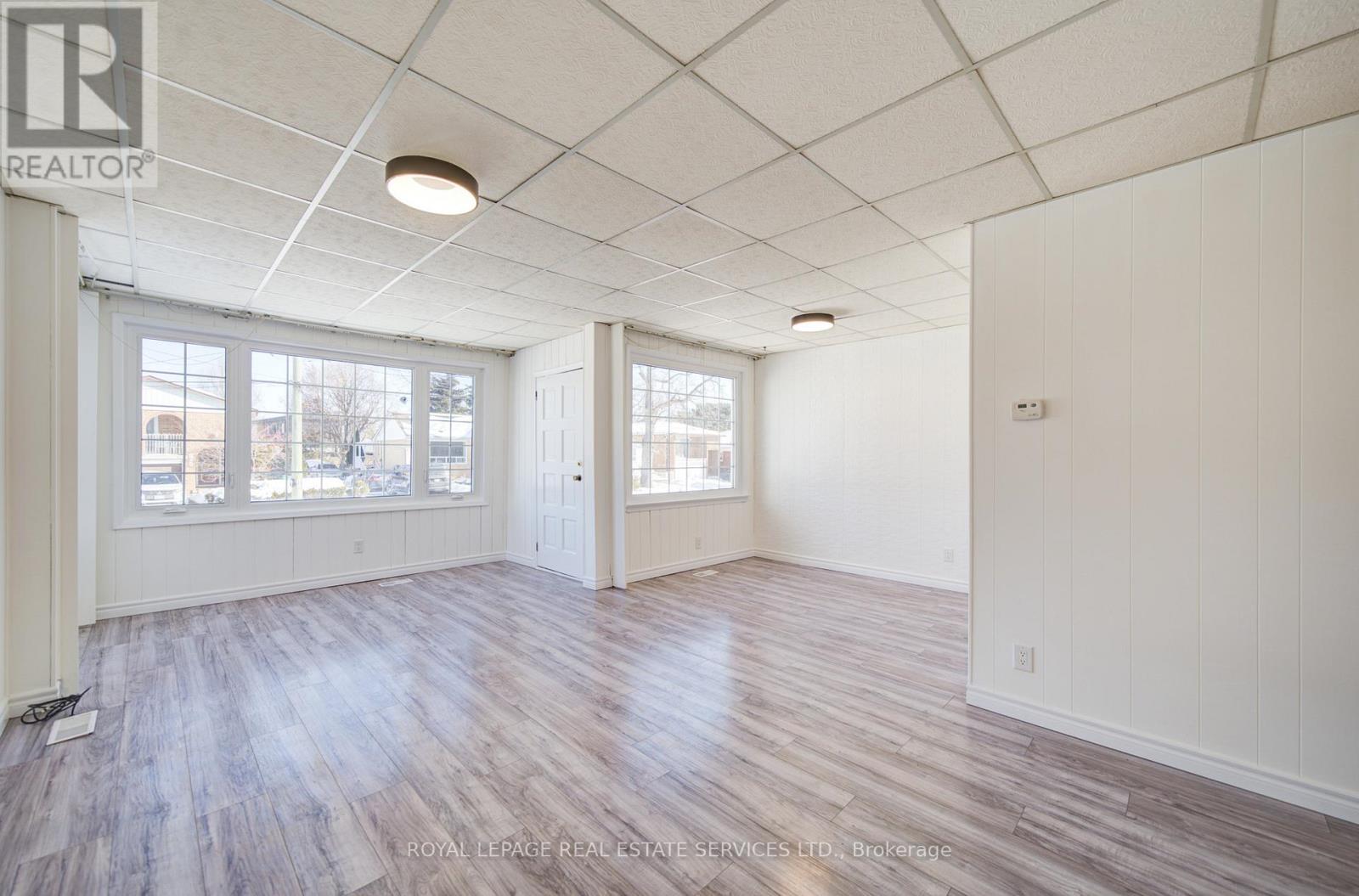 1054 East Avenue, Mississauga, Ontario  L5E 1W9 - Photo 7 - W12762854