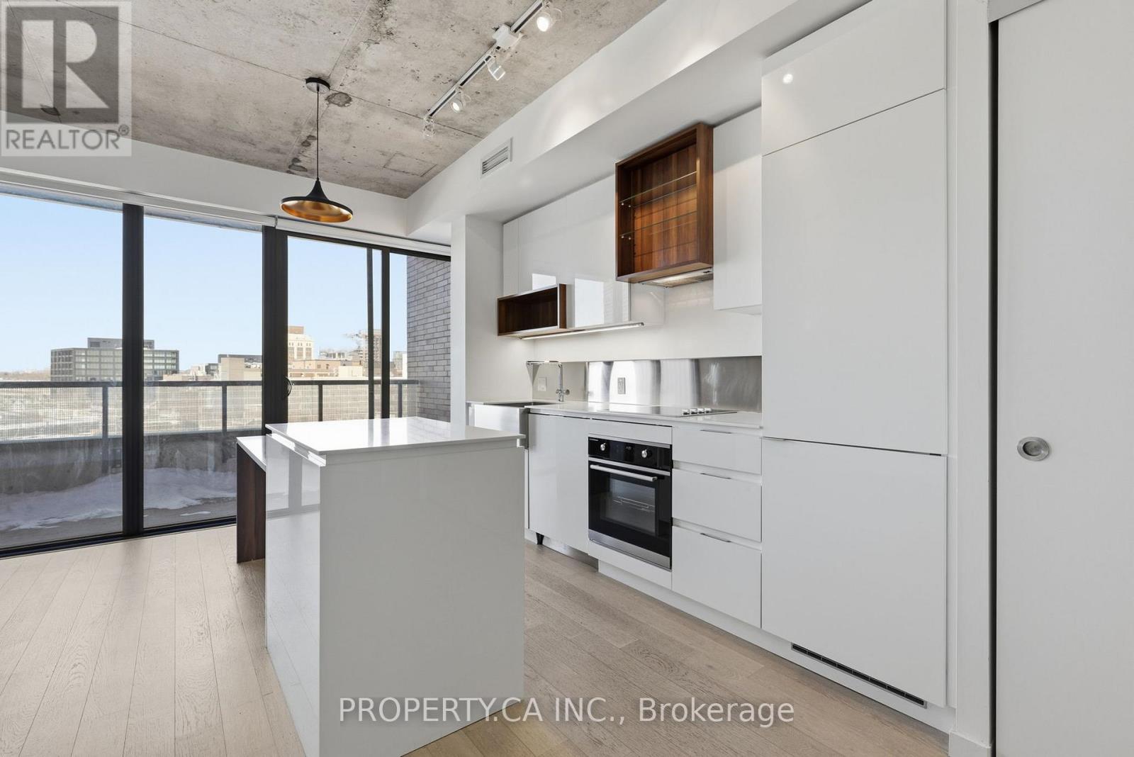 707 - 383 Sorauren Avenue, Toronto, Ontario  M6R 0A4 - Photo 11 - W12762884