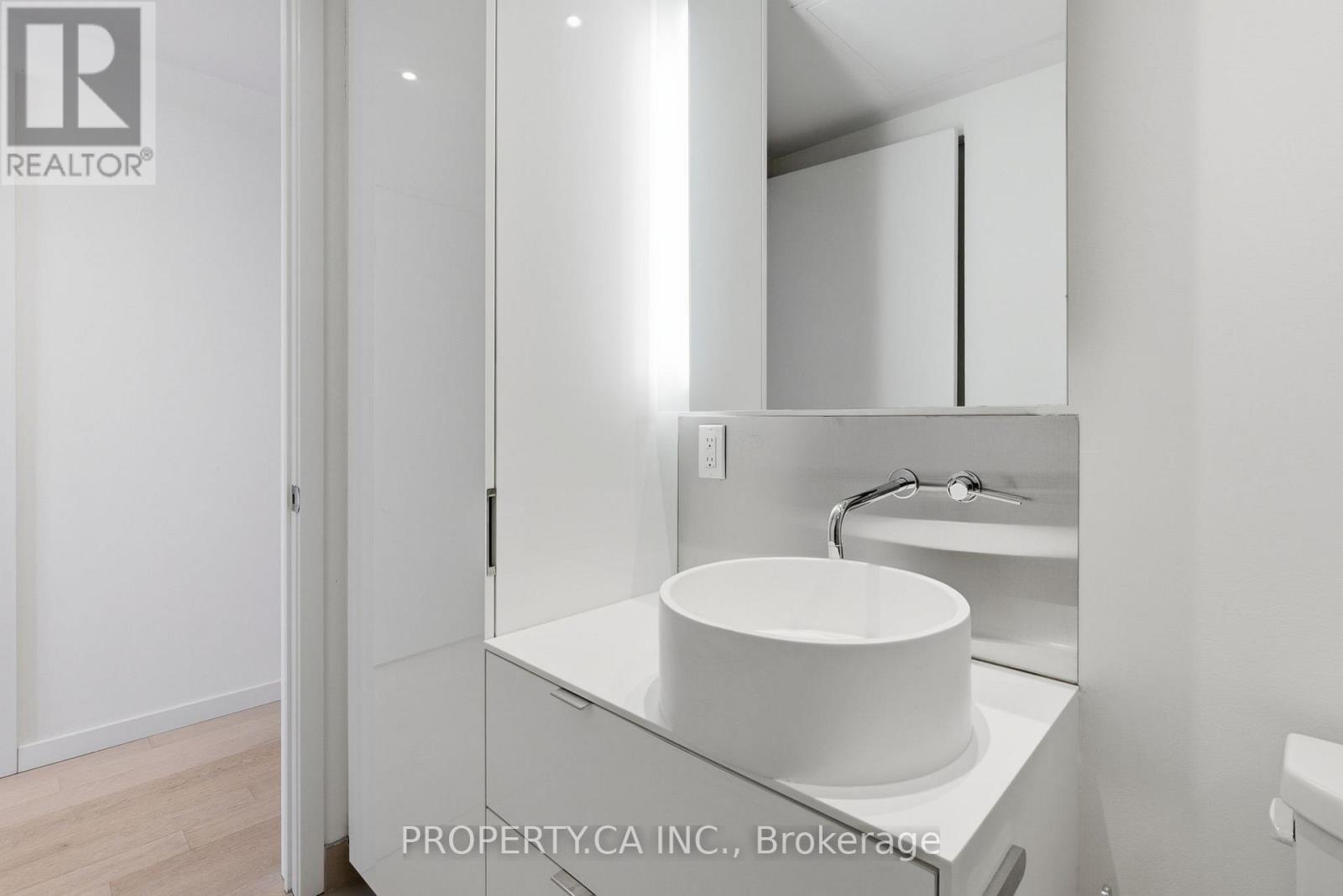 707 - 383 Sorauren Avenue, Toronto, Ontario  M6R 0A4 - Photo 18 - W12762884